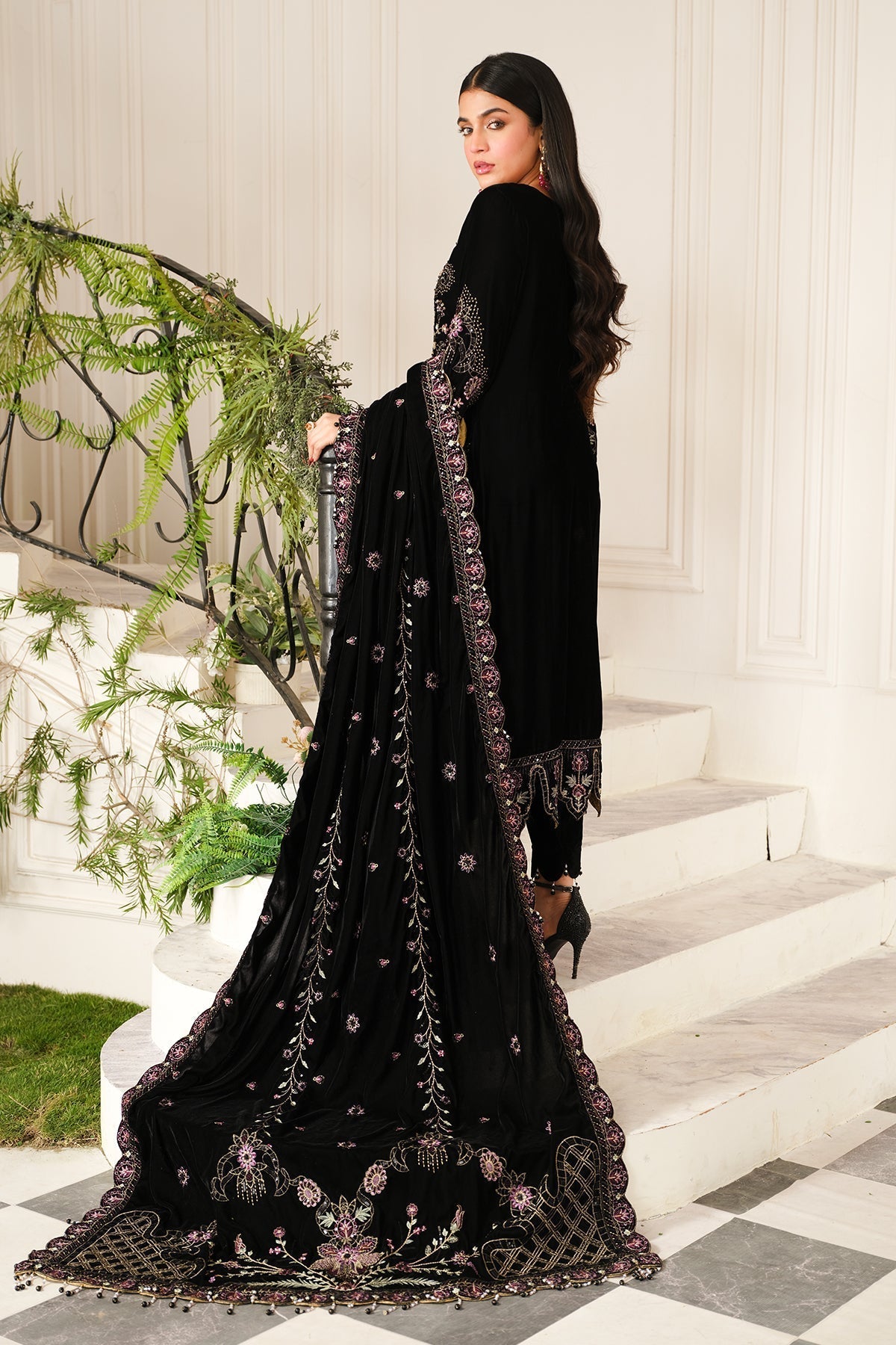 Raeesa Premium | Sheen Luxury Velvet | Noir S Black Velvet