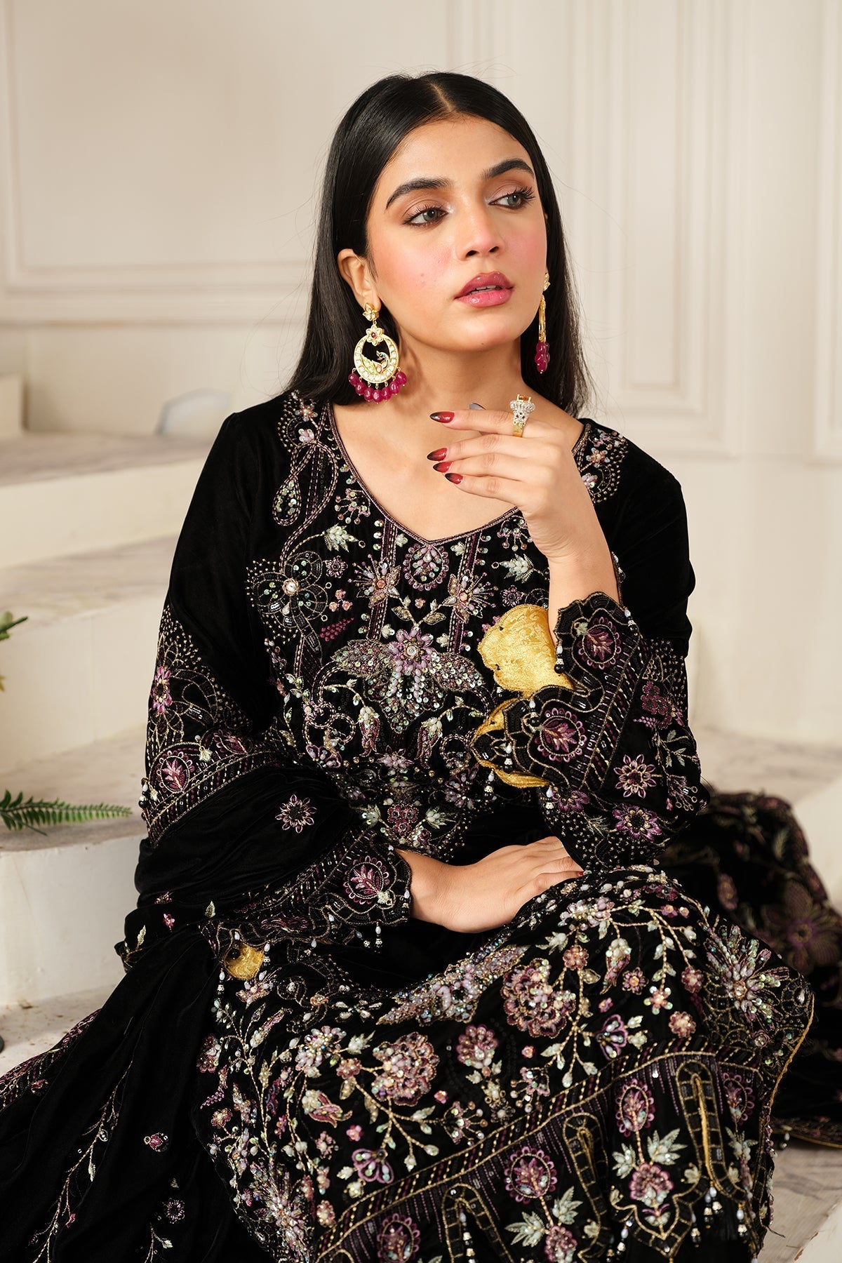 Raeesa Premium | Sheen Luxury Velvet | Noir M Black Velvet