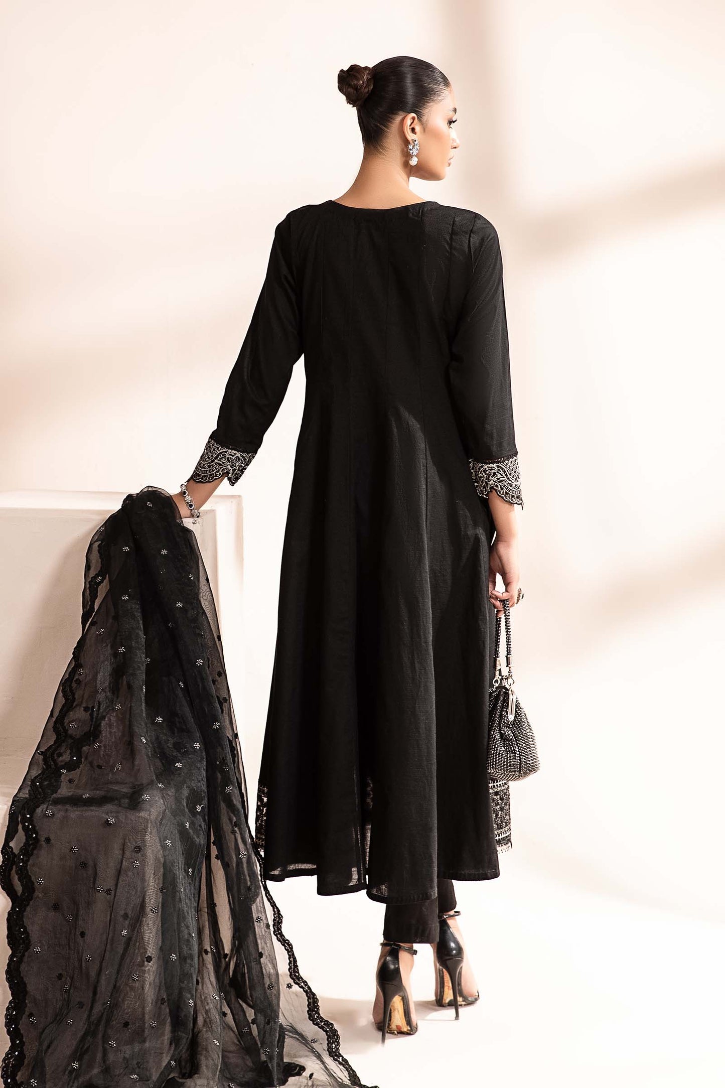 Maira B | Ready to Wear | DW-MN24-08 XL Black