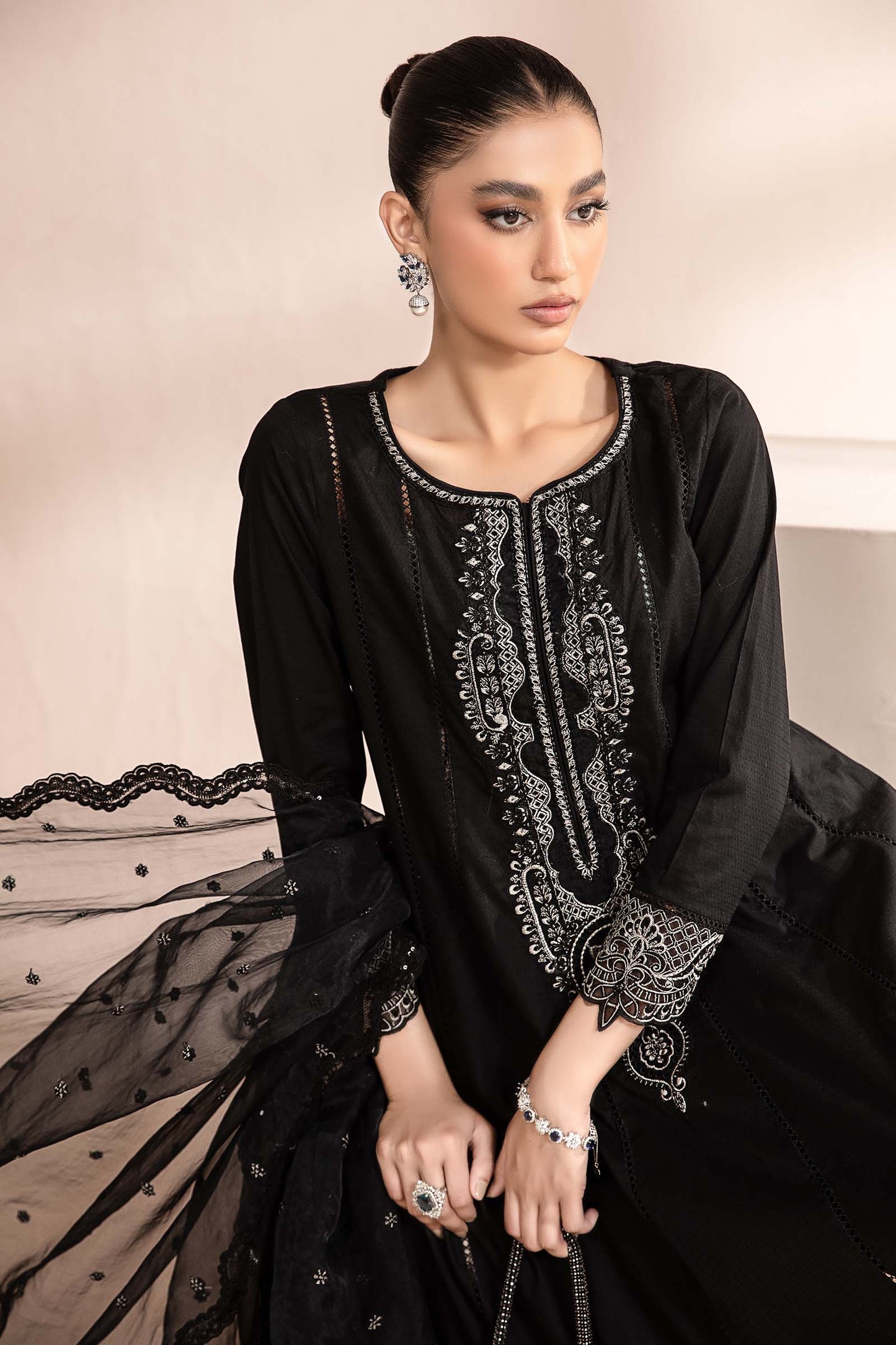 Maira B | Ready to Wear | DW-MN24-08 M Black