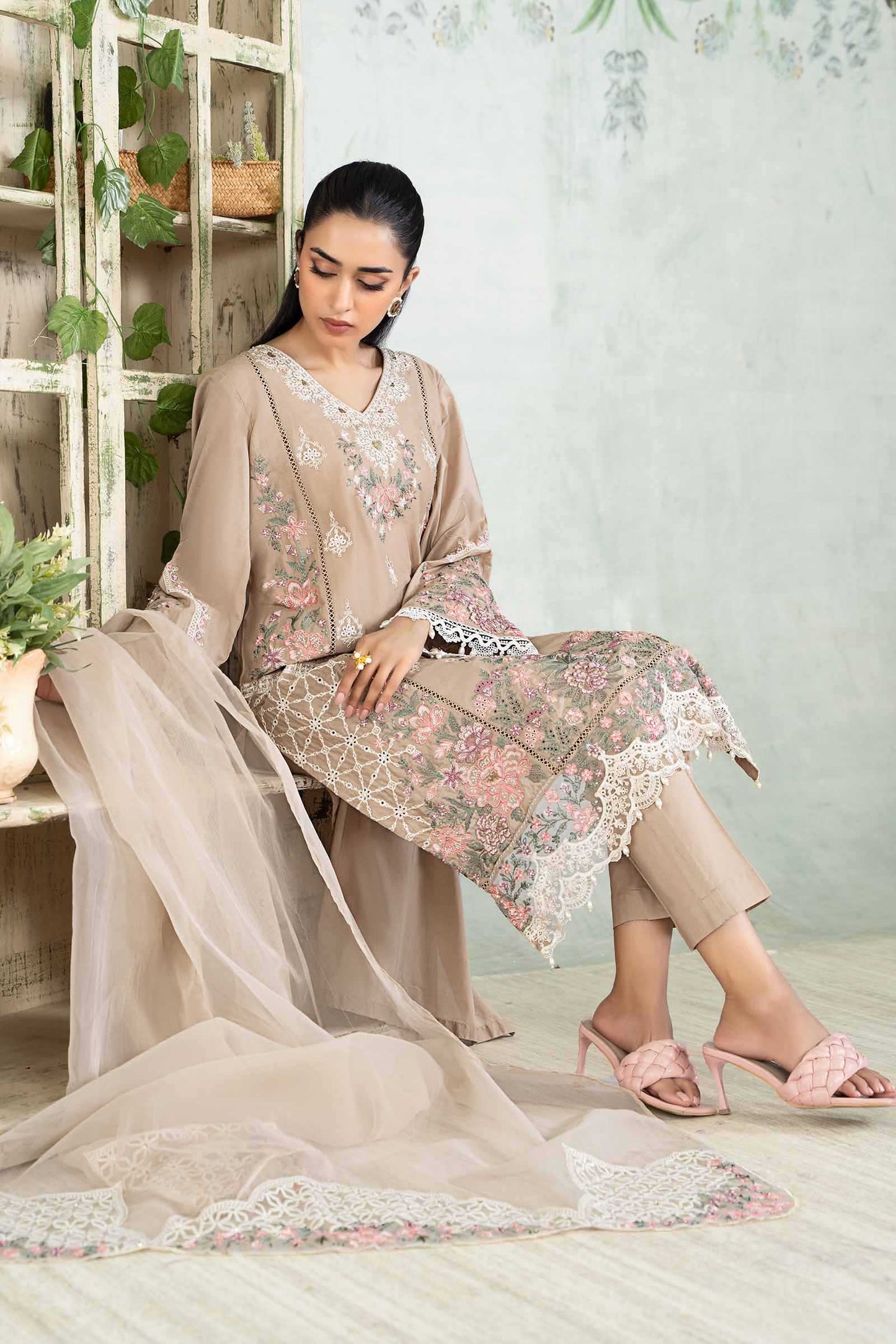 Maira B | Ready to Wear | DW-EA24-33 XL Brown
