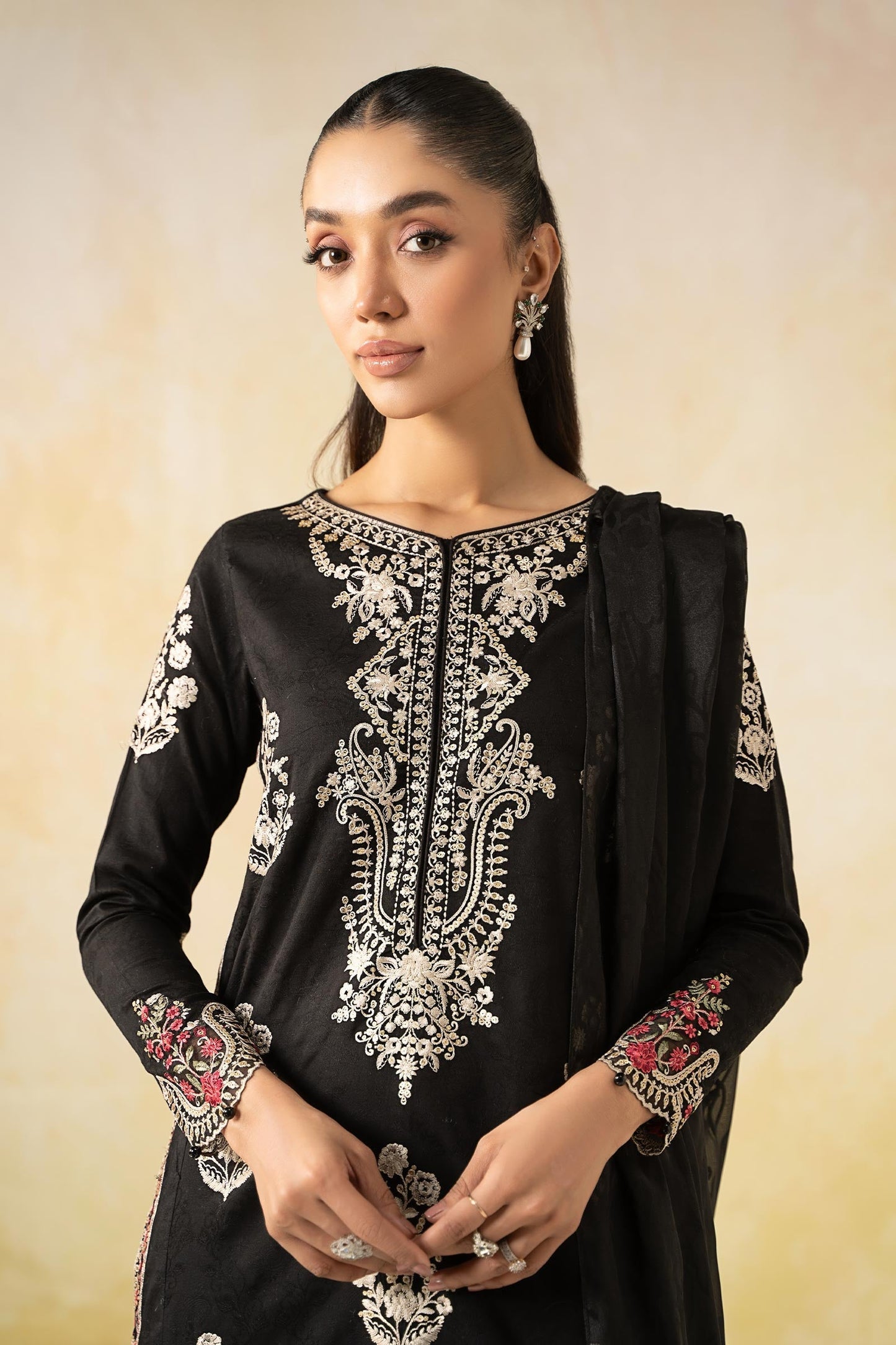 Maira B | Ready to Wear | DW-EF25-03 S Black