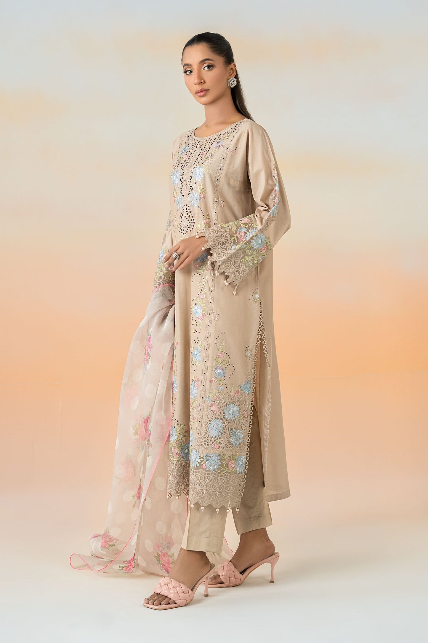 Maira B | Ready to Wear | DW-EF25-05 XL Beige