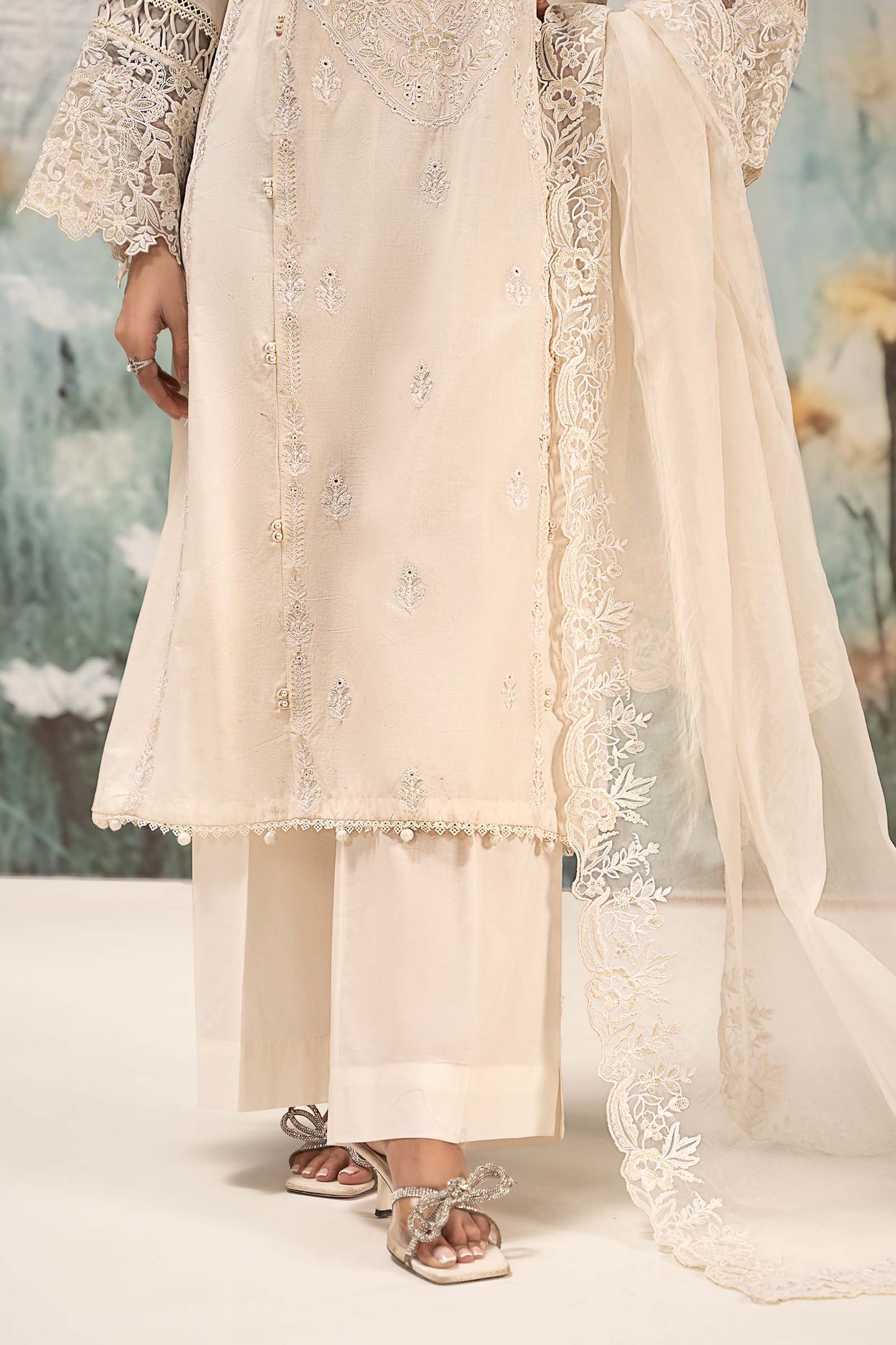 Maira B | Ready to Wear | DW-EF25-95 XL White
