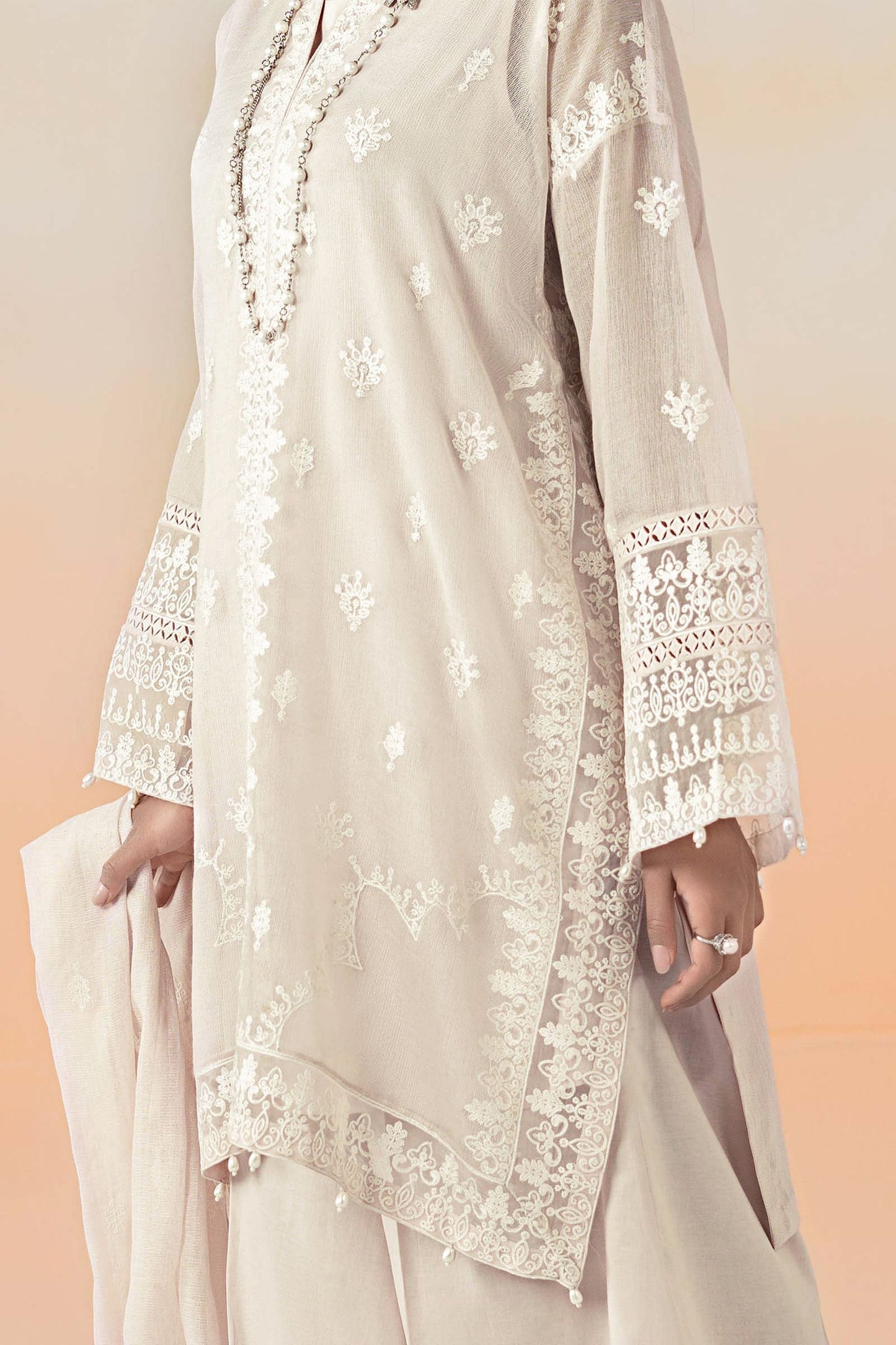 Maira B | Ready to Wear | DW-EF25-92 XL White