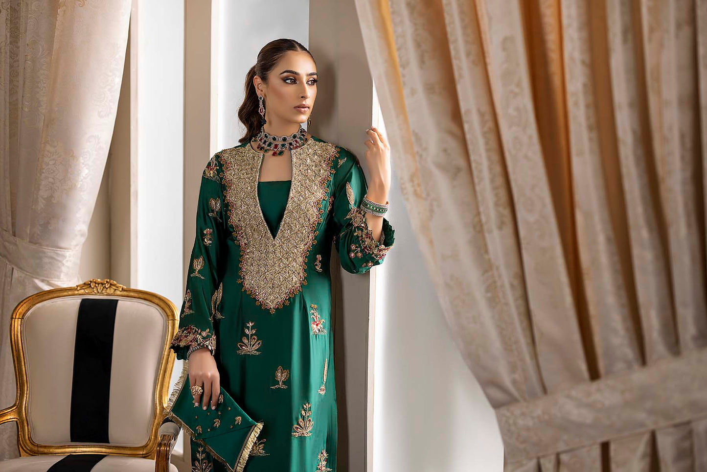 Nuriyaa | Rozanne Formals | Daphne