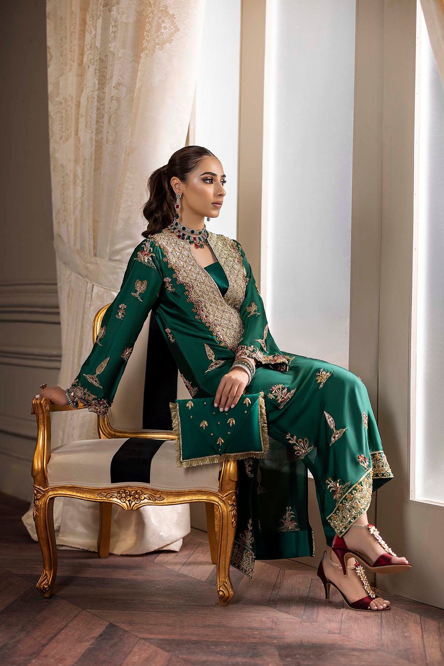 Nuriyaa | Rozanne Formals | Daphne