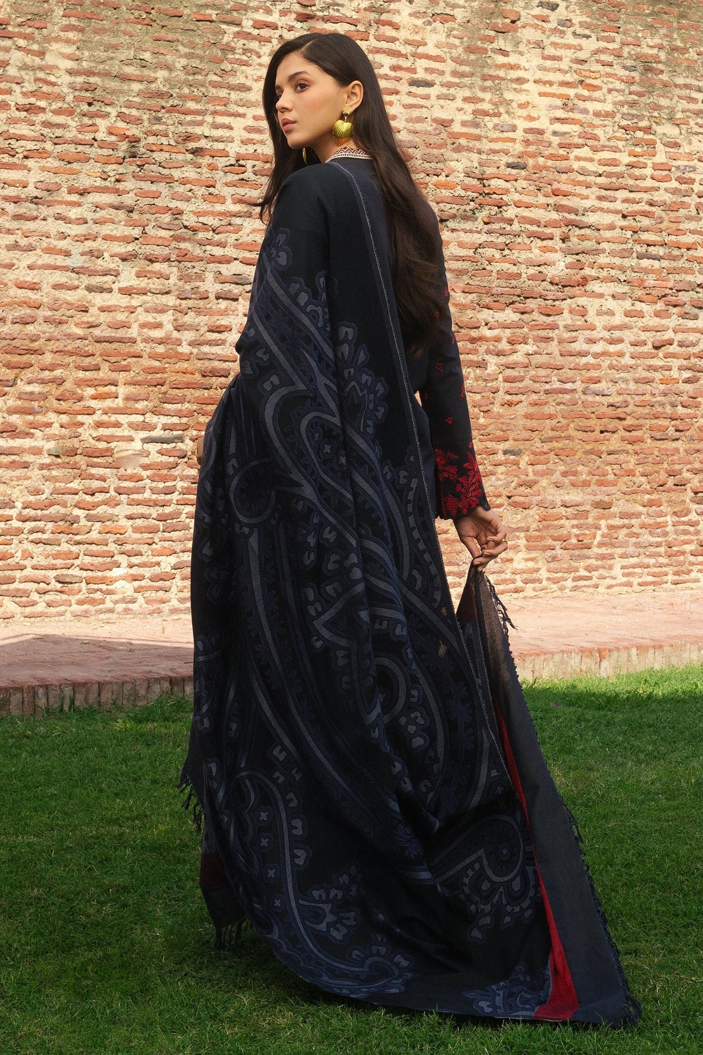Zara Shahjahan | Winter 24 | DARYA-D2 - Pakistani Designer Dress - by Zara Shahjahan | Type: Ladies Clothes - 100% Original at Saira Sultan