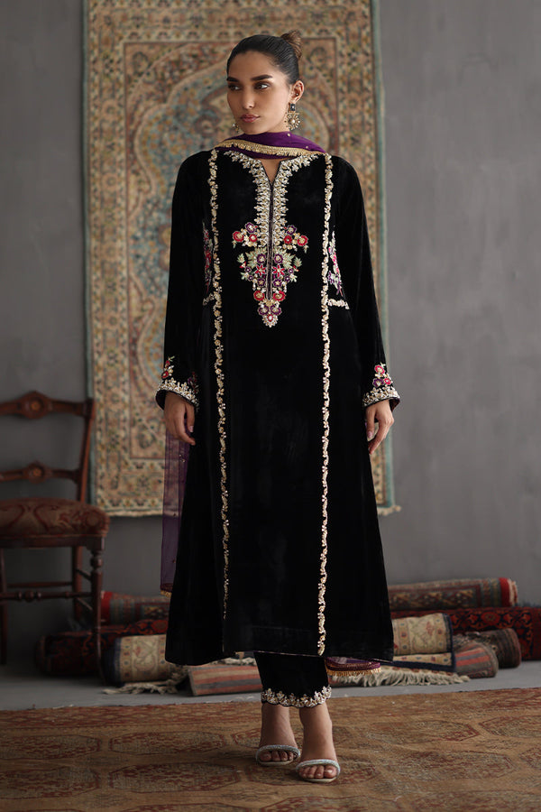 Sana Abbas | Velvet Formals | DELILAH XS Black Velvet