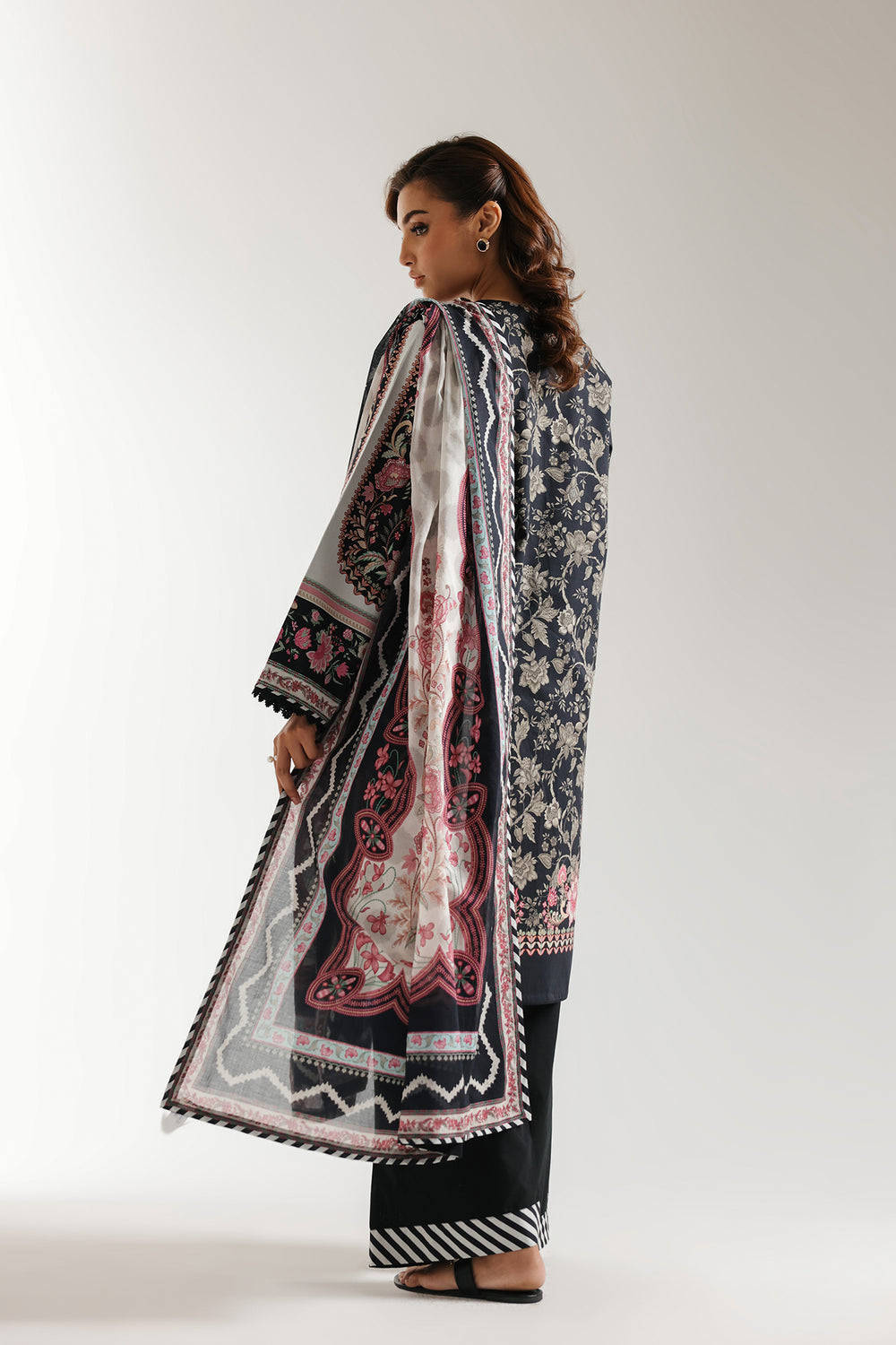 Ethnic | Spring Summer 25 | ES-13 S Black Lawn