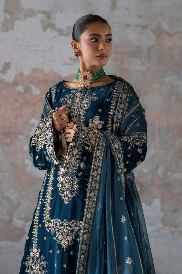 Emaan Adeel | Saanjh Velvet Collection 24 | Meher M Deep Teal Velvet