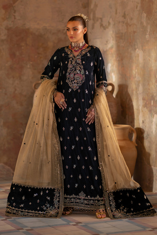 Emaan Adeel | Saanjh Velvet Collection 24 | Ishaan L Velvet Black