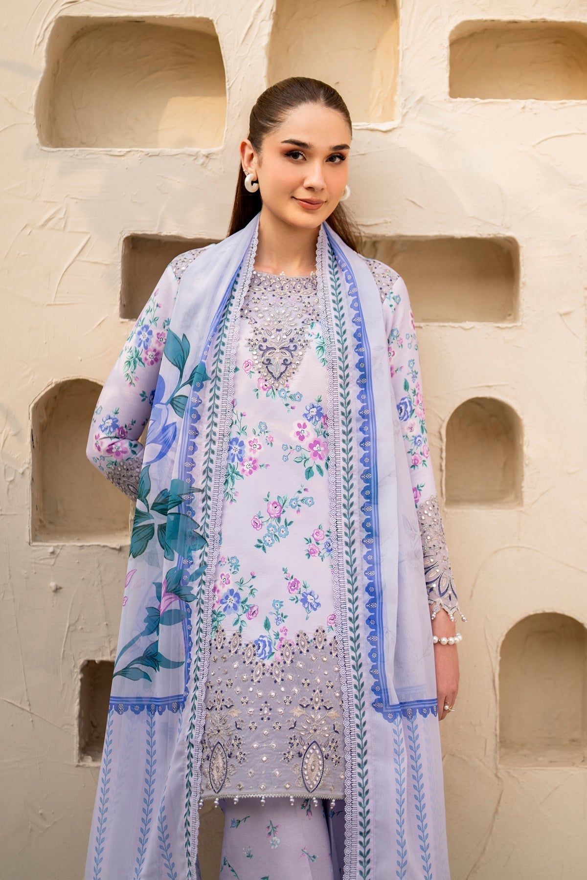 Alizeh | Levana Lawn | Flake XL Lilac Lawn