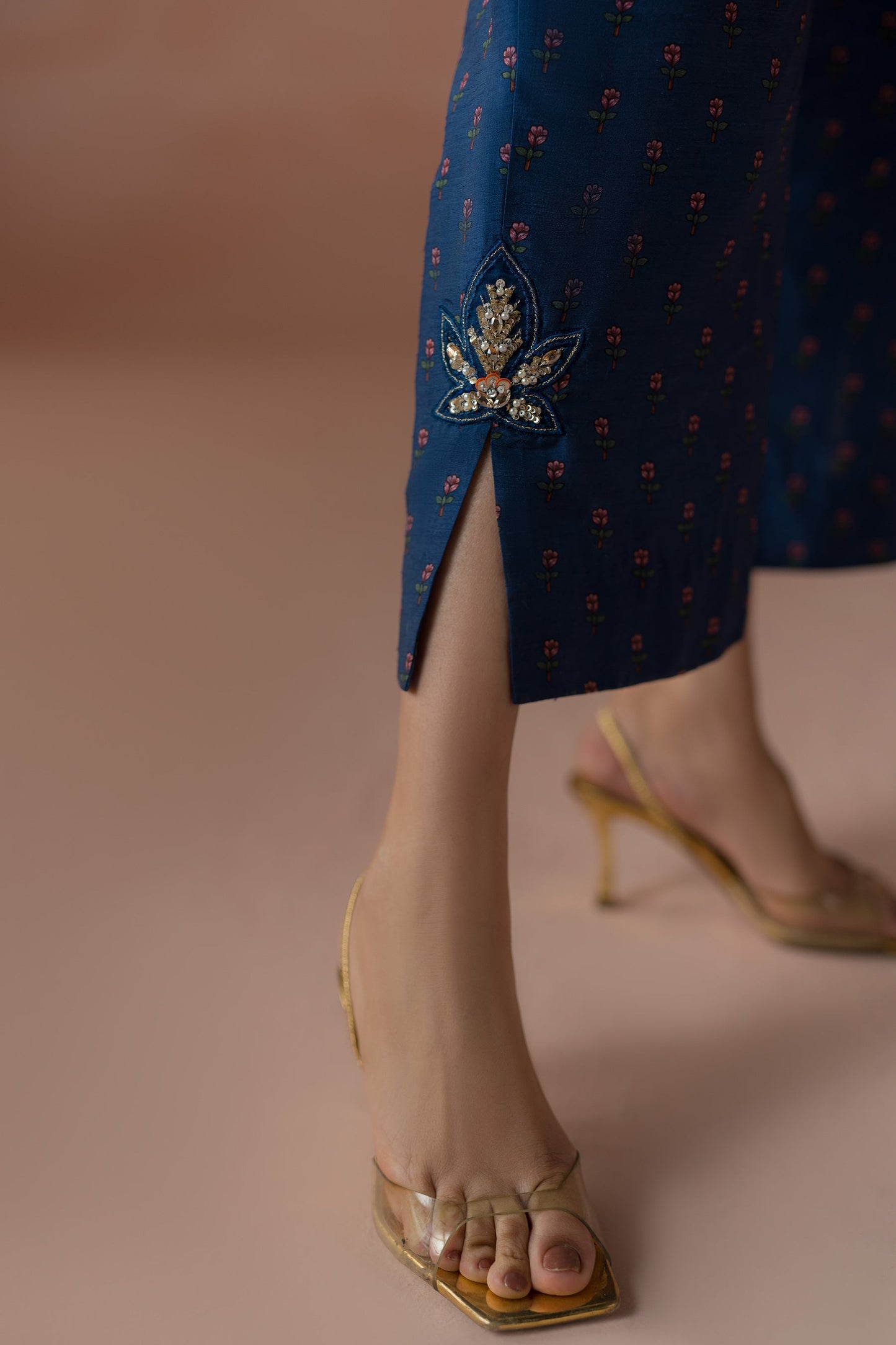 Ammara Khan | Flo 25 | Modern Mughal Multi Co-ord Set (D-01) L Navy Raw Silk