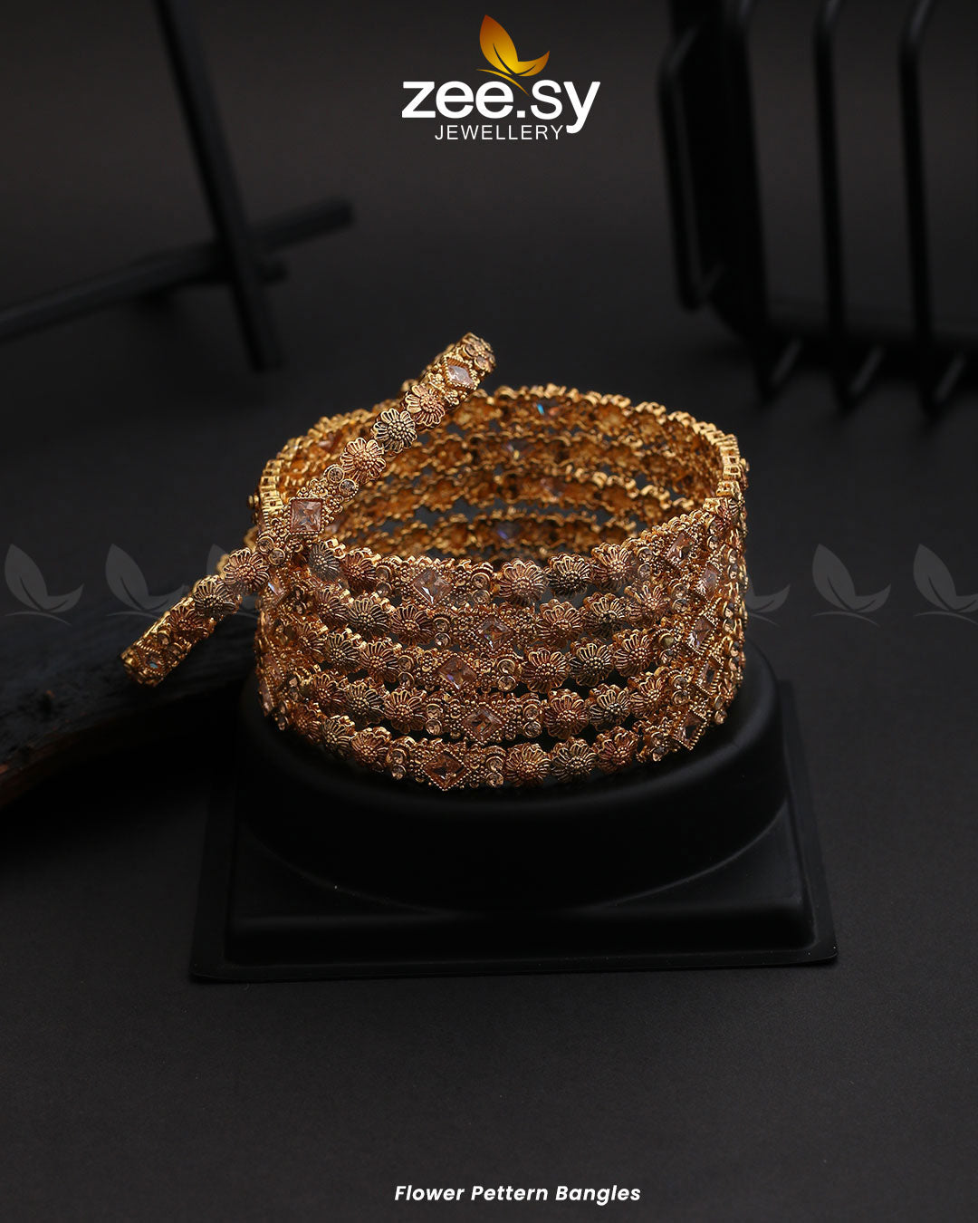 Flower Pettern Bangles Champagne