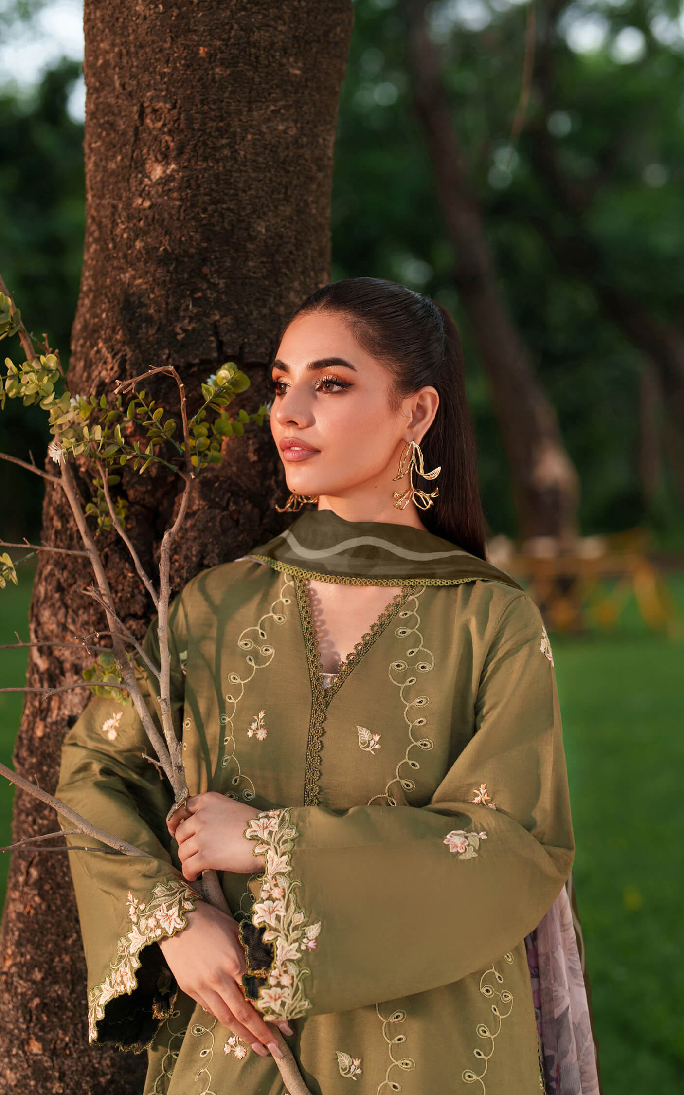 Asifa and Nabeel | Eden Cambric 25 | Gardenia Grace ECU25-09 - Pakistani Designer Dress - by Asifa and Nabeel - Type : Ladies Clothes - 100% Original at Saira Sultan