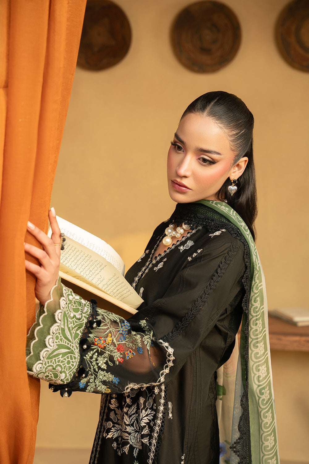 Saira Rizwan | Luxury Lawn 25 | MARY-SRL25-07 L Black Lawn