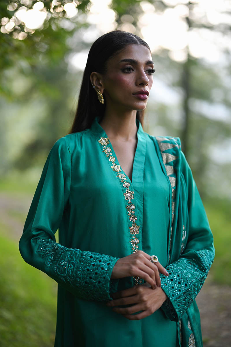 Hue Pret | Farasha Luxury Pret | Tamara M Emerald Green Pure Silk
