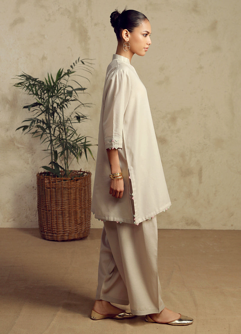 Image | Spring Basics 25 | IJSL-213715 L Light Gray Lawn