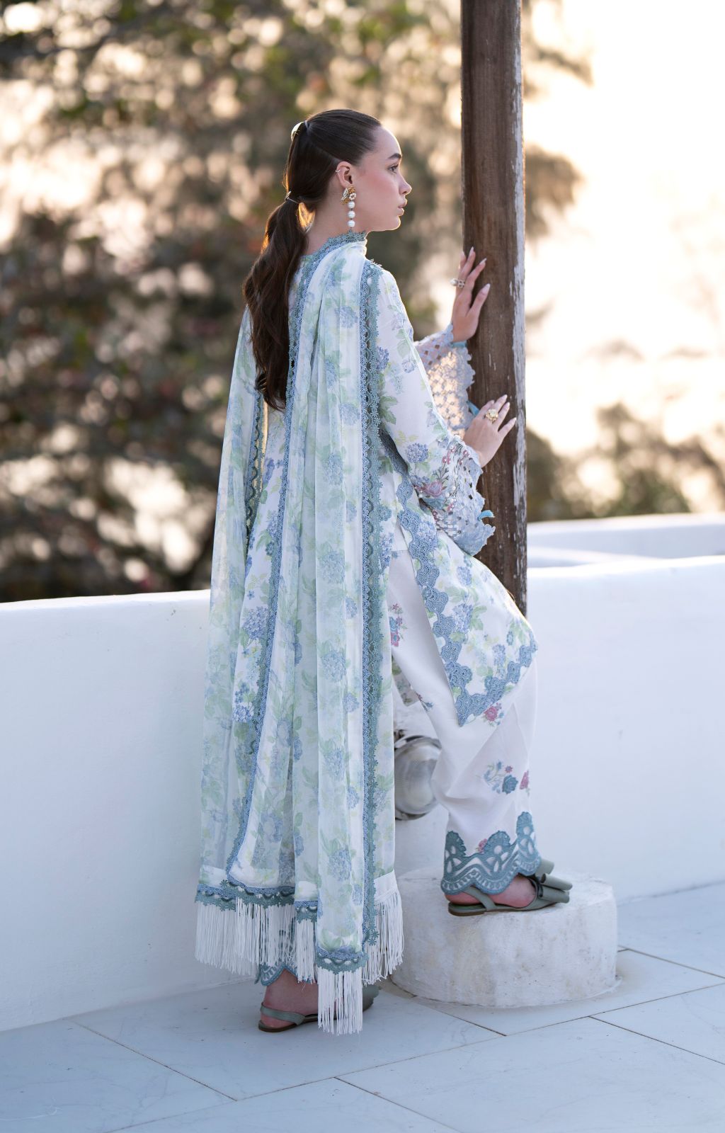 AJR Couture | Printakari Lawn 25 | Isle S White Lawn