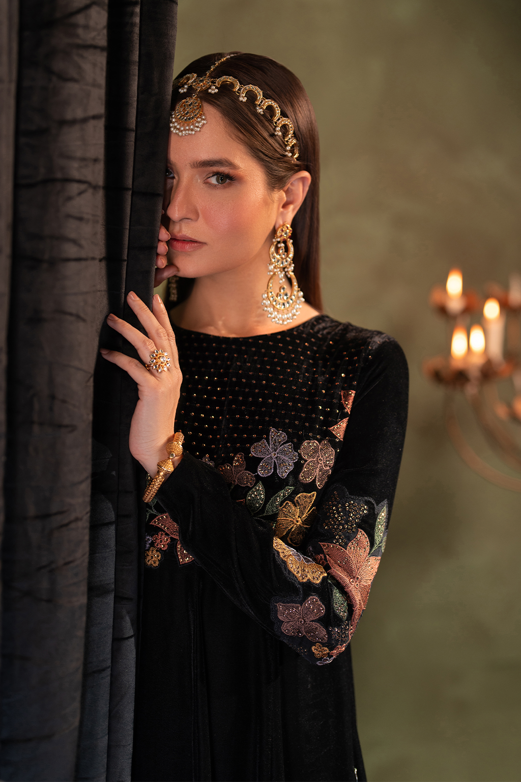 Iznik | Exclusive Velvet | IV-52 - Pakistani Designer Dress - by Iznik | Type: Ladies Clothes - 100% Original at Saira Sultan