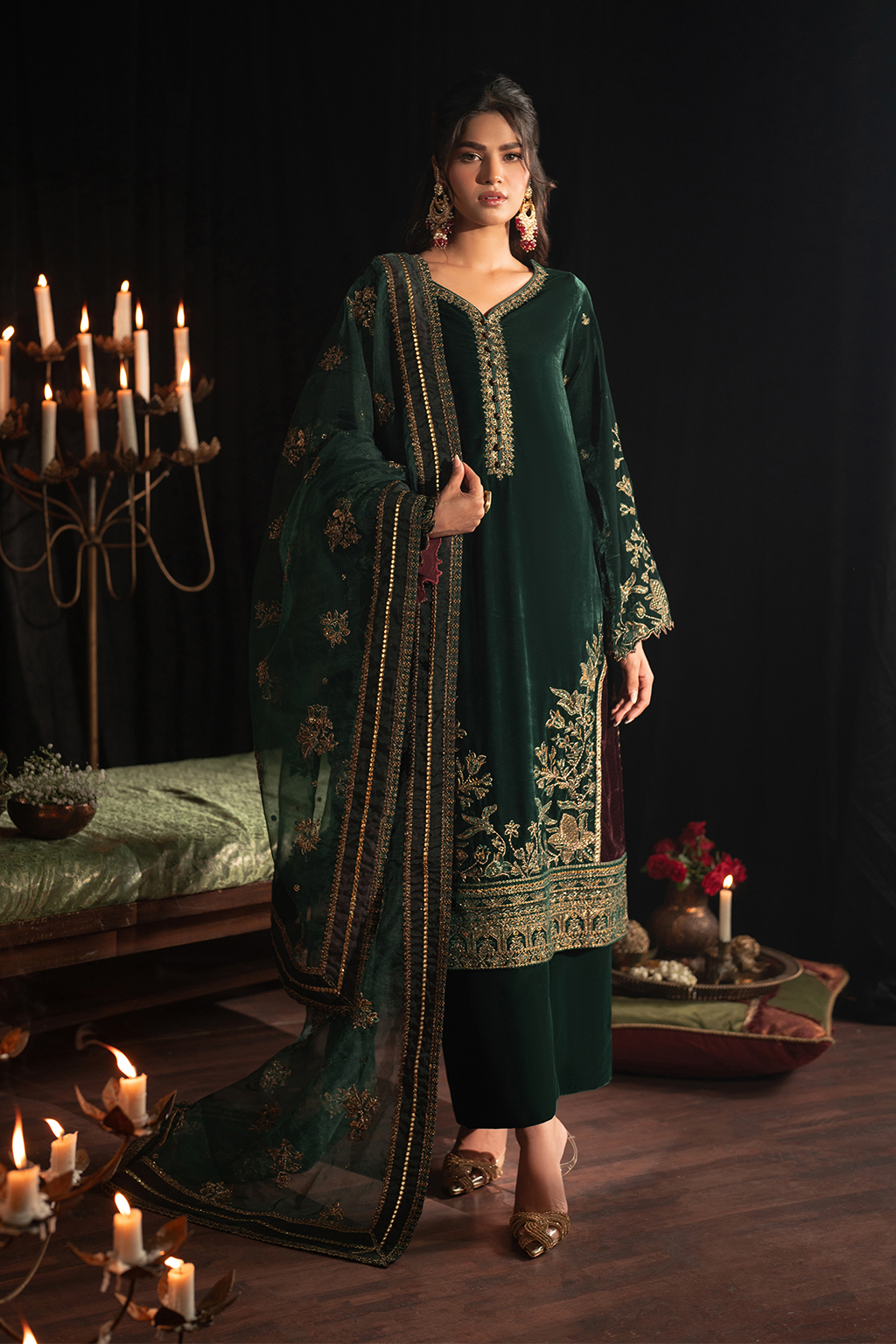 Iznik | Exclusive Velvet | IV-48 - Pakistani Designer Dress - by Iznik | Type: Formal - 100% Original at Saira Sultan