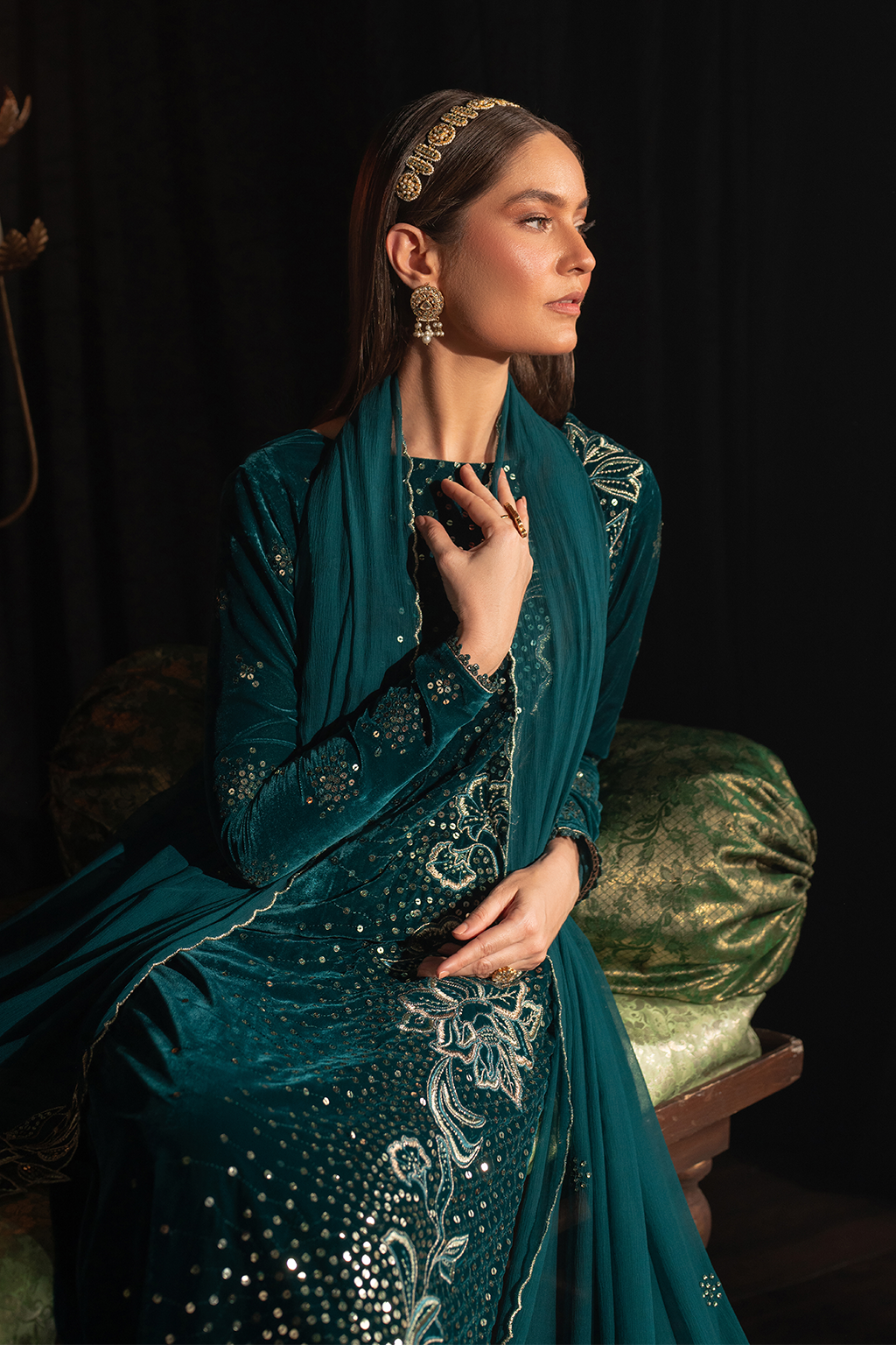Iznik | Exclusive Velvet | IV-47 - Pakistani Designer Dress - by Iznik | Type: Ladies Clothes - 100% Original at Saira Sultan