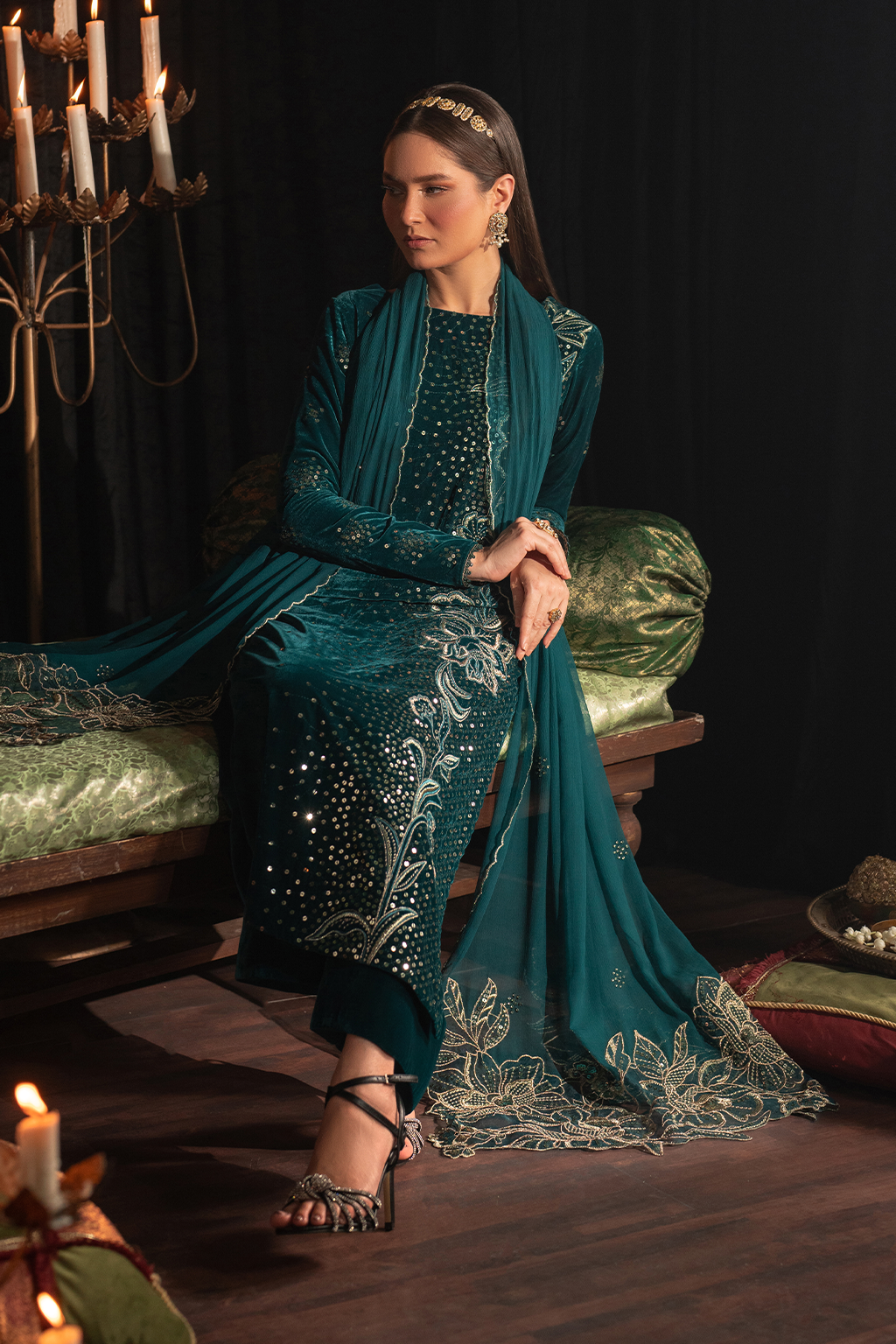 Iznik | Exclusive Velvet | IV-47 - Pakistani Designer Dress - by Iznik | Type: Ladies Clothes - 100% Original at Saira Sultan