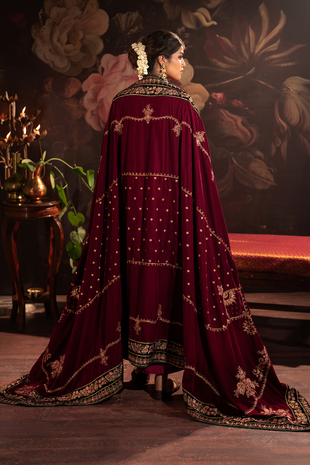 Iznik | Exclusive Velvet | IV-42 - Pakistani Designer Dress - by Iznik | Type: Ladies Clothes - 100% Original at Saira Sultan
