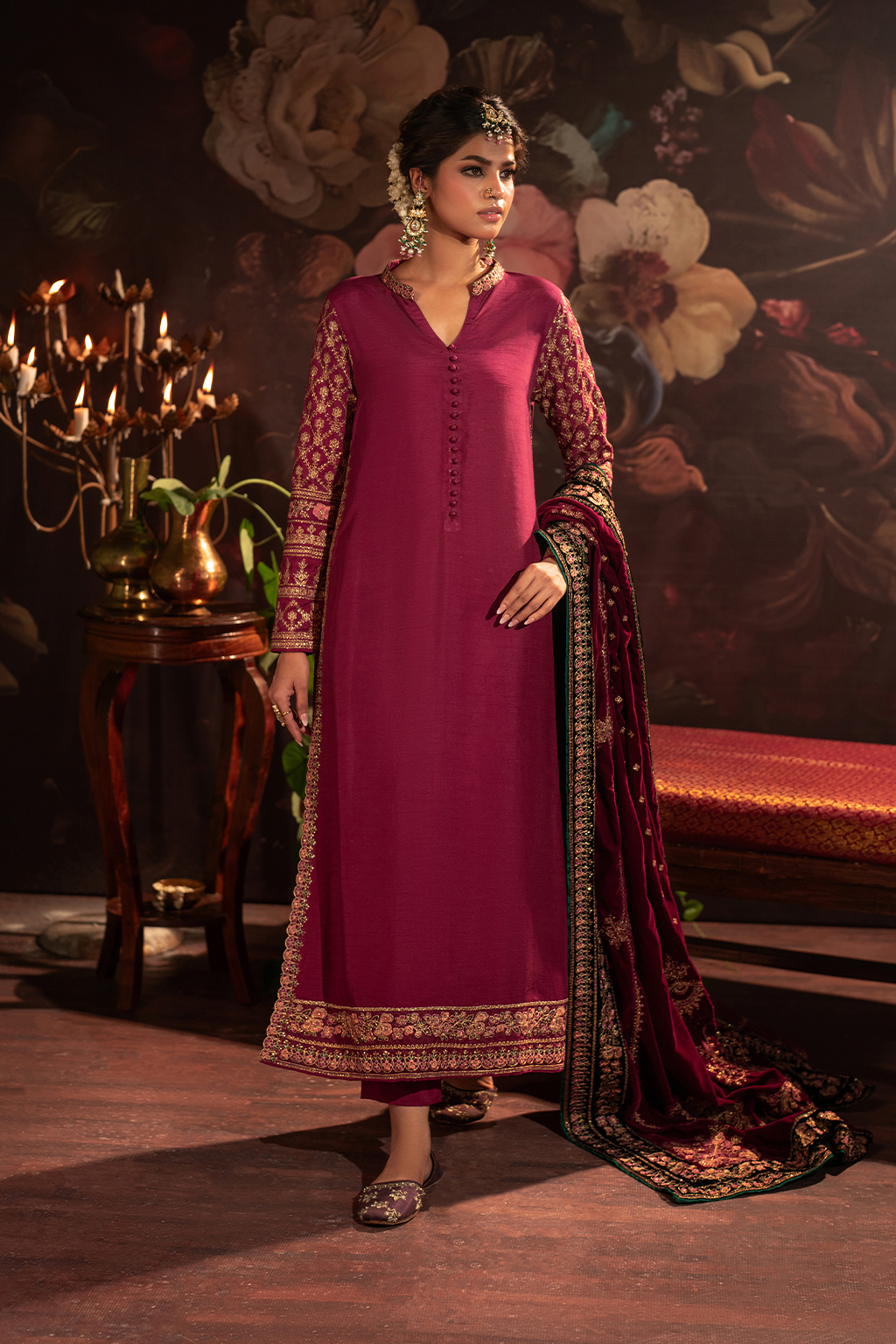 Iznik | Exclusive Velvet | IV-42 - Pakistani Designer Dress - by Iznik | Type: Ladies Clothes - 100% Original at Saira Sultan