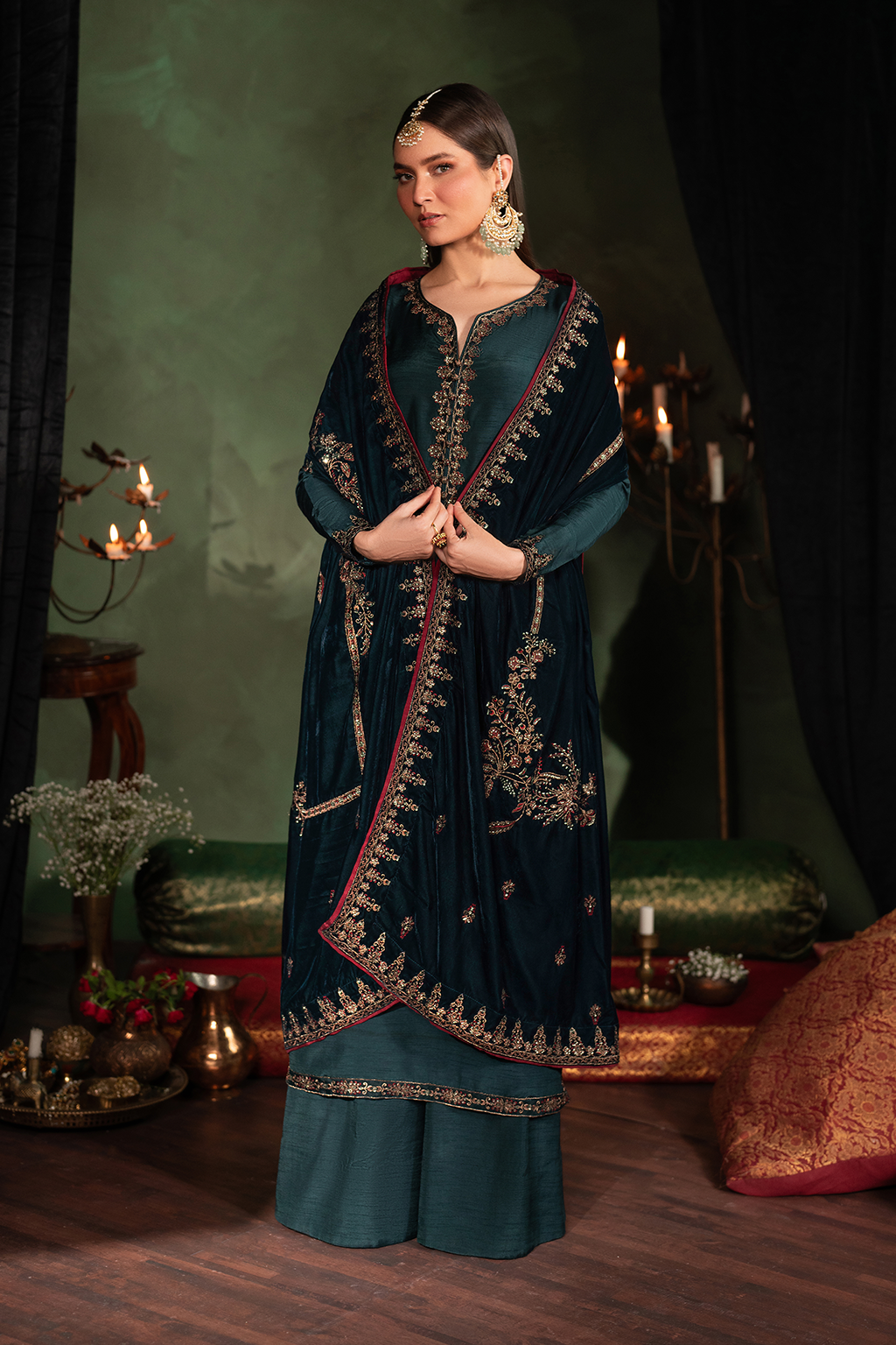 Iznik | Exclusive Velvet | IV-50 - Pakistani Designer Dress - by Iznik | Type: Ladies Clothes - 100% Original at Saira Sultan
