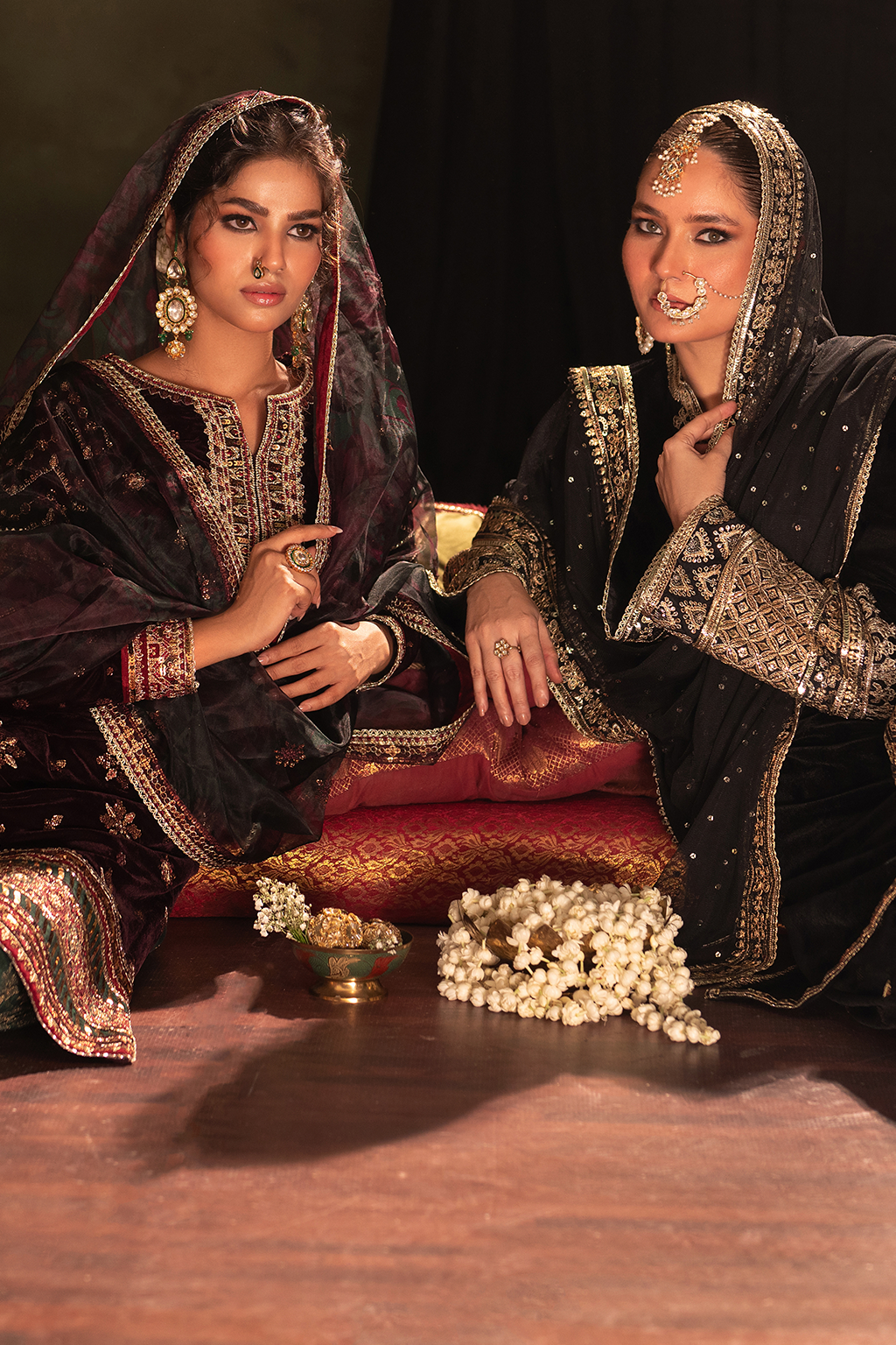 Iznik | Exclusive Velvet | IV-50 - Pakistani Designer Dress - by Iznik | Type: Ladies Clothes - 100% Original at Saira Sultan
