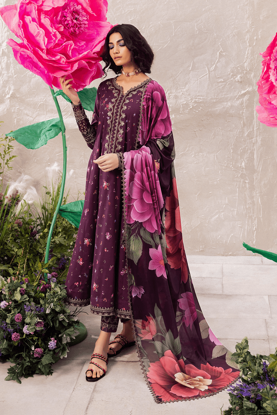 Iznik | Dahlia Embroidered Lawn | DL-06 - Pakistani Designer Dress - by Iznik | Type: Luxury - 100% Original at Saira Sultan