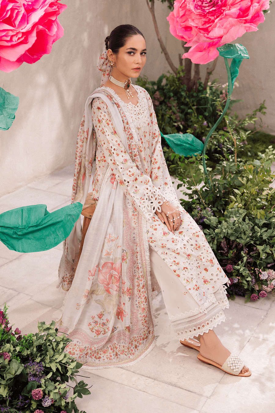 Iznik | Dahlia Embroidered Lawn | DL-05 - Pakistani Designer Dress - by Iznik | Type: Luxury - 100% Original at Saira Sultan