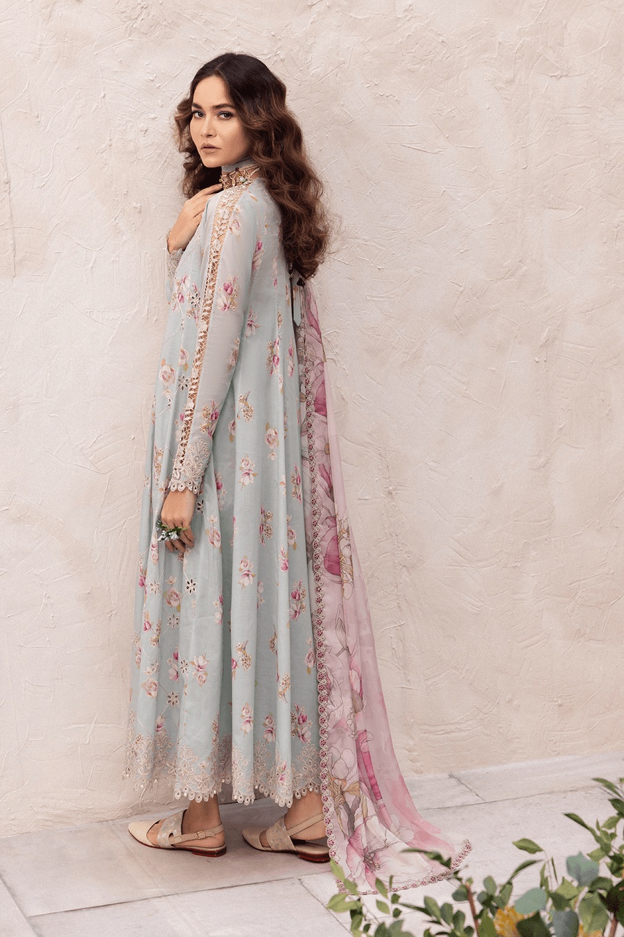 Iznik | Dahlia Embroidered Lawn | DL-10 - Pakistani Designer Dress - by Iznik | Type: Luxury - 100% Original at Saira Sultan