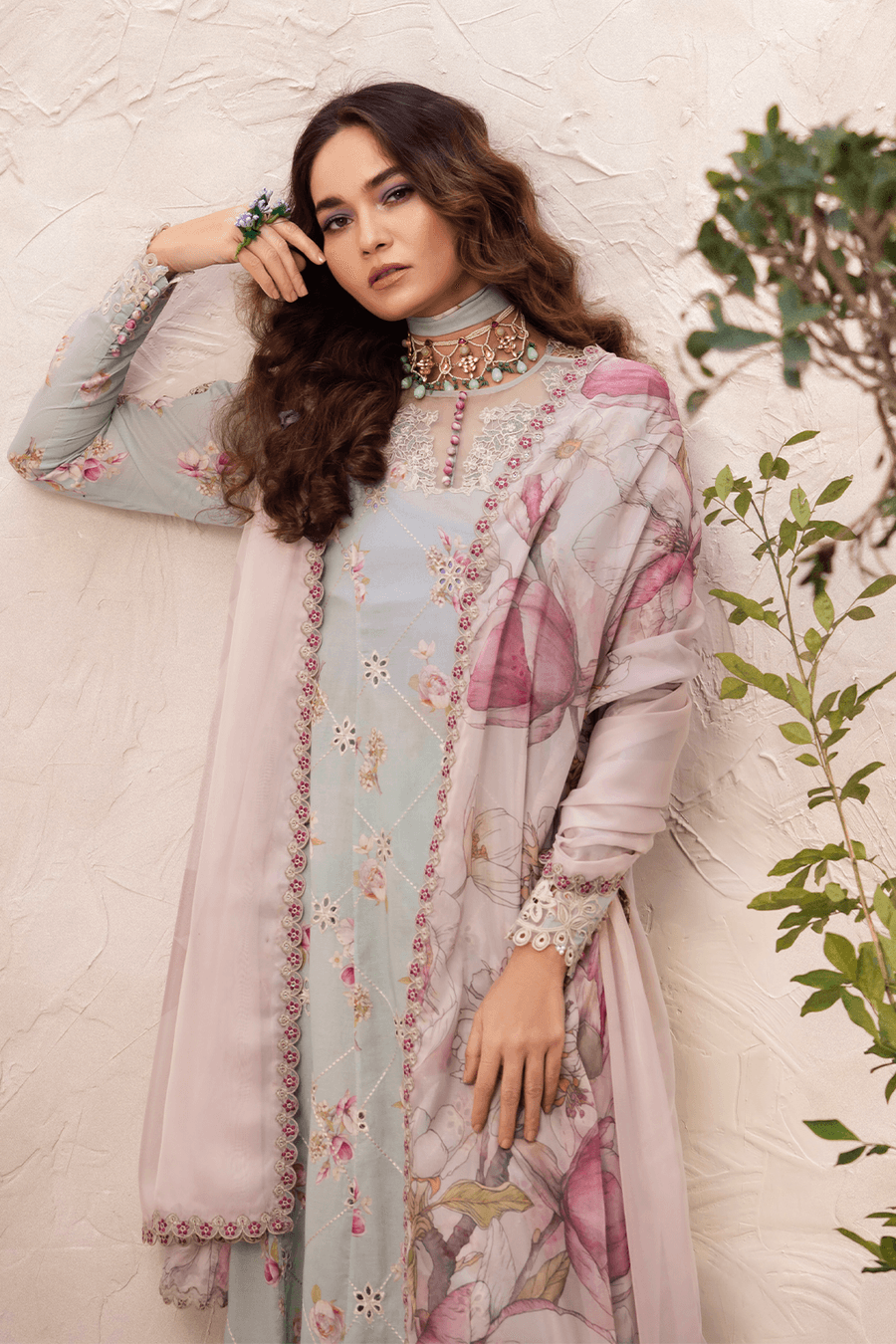 Iznik | Dahlia Embroidered Lawn | DL-10 - Pakistani Designer Dress - by Iznik | Type: Luxury - 100% Original at Saira Sultan