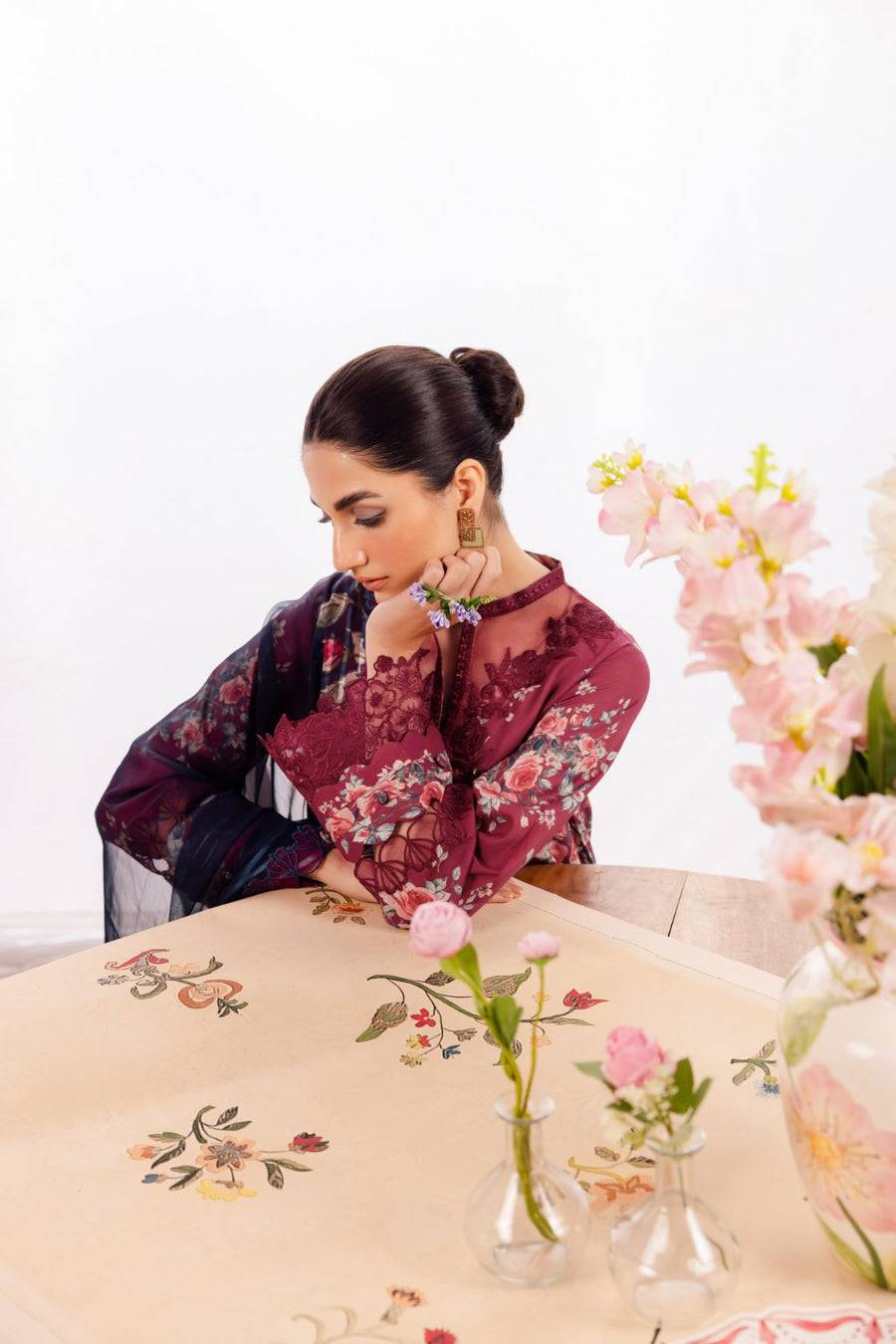 Iznik | Dahlia Embroidered Lawn | DL-11 - Pakistani Designer Dress - by Iznik | Type: Luxury - 100% Original at Saira Sultan
