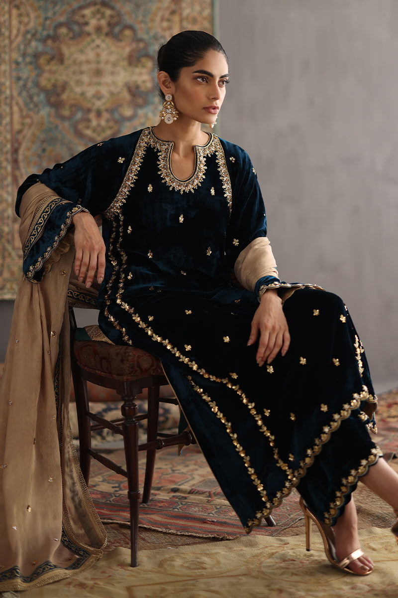 Sana Abbas | Velvet Formals | JOLINE XL Teal Velvet