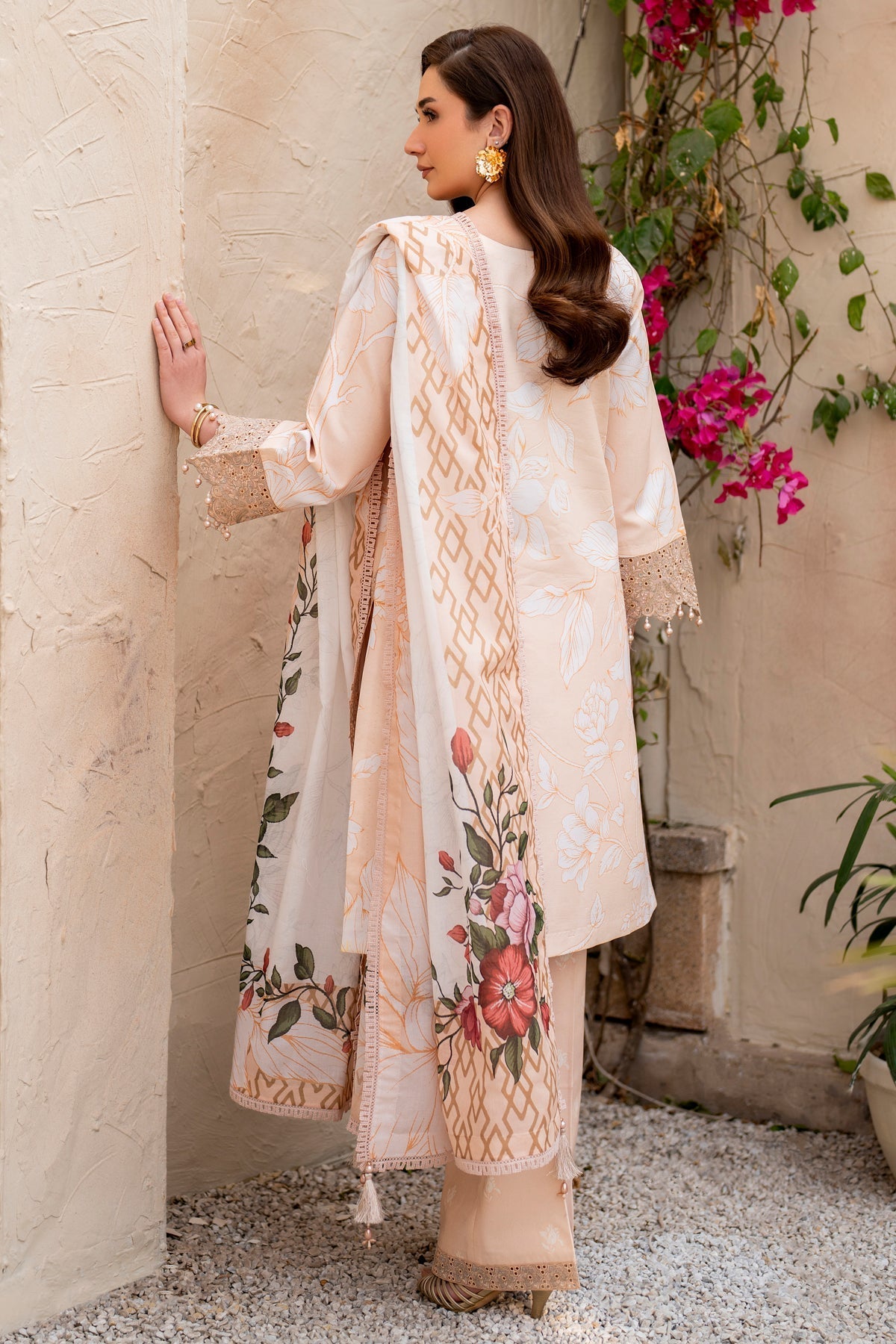 Alizeh | Levana Lawn | Kaai S Pale Peach Lawn