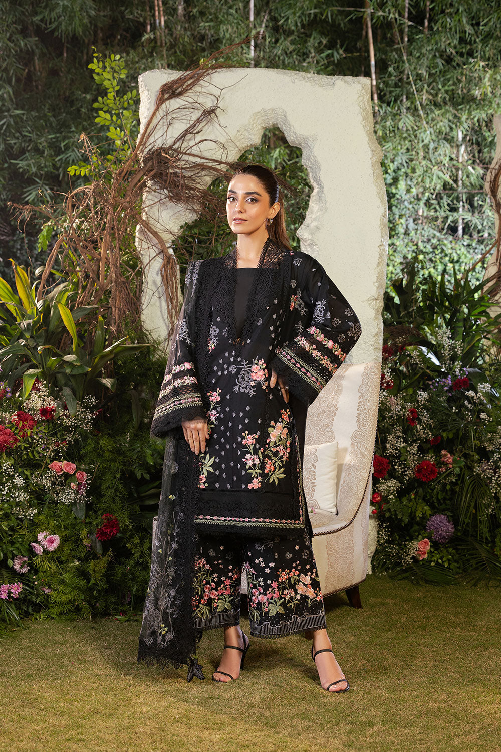 Sobia Nazir | Luxury Lawn 25 | 14B Custom Size Black Lawn