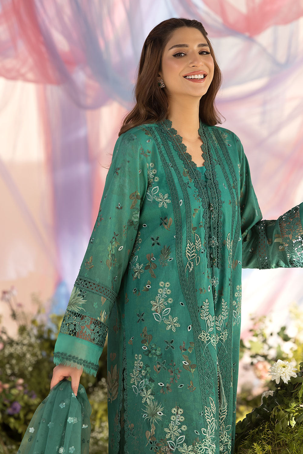 Sobia Nazir | Luxury Lawn 25 | 15B M Green Lawn