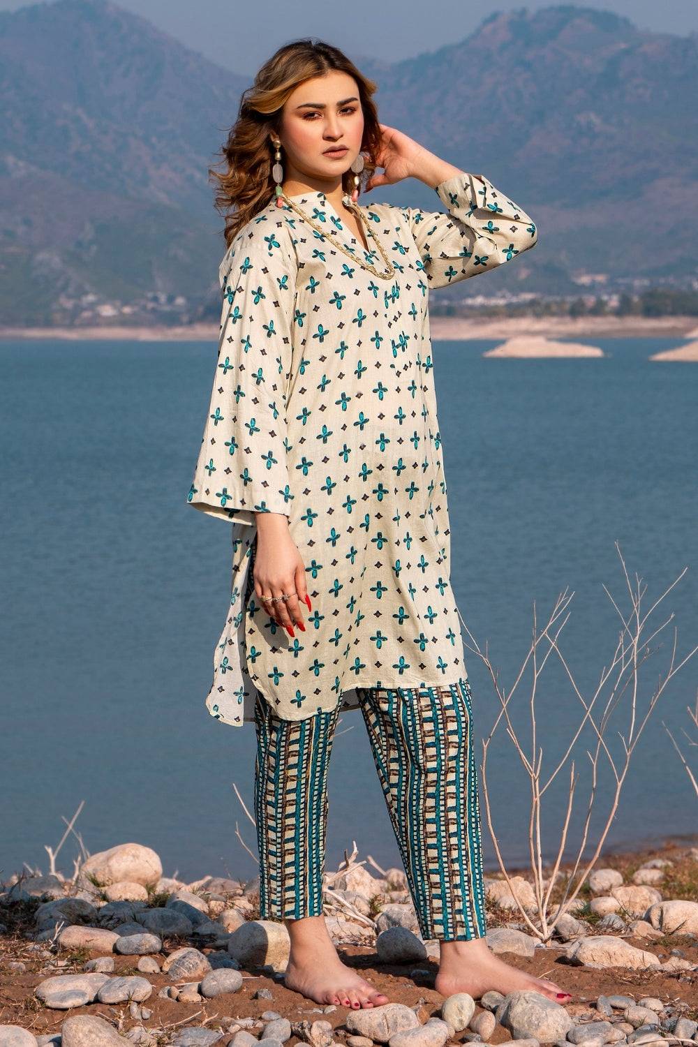 Ittehad | Embroidered Lawn | I-31 - Pakistani Designer Dress - by Ittehad | Type: Luxury - 100% Original at Saira Sultan