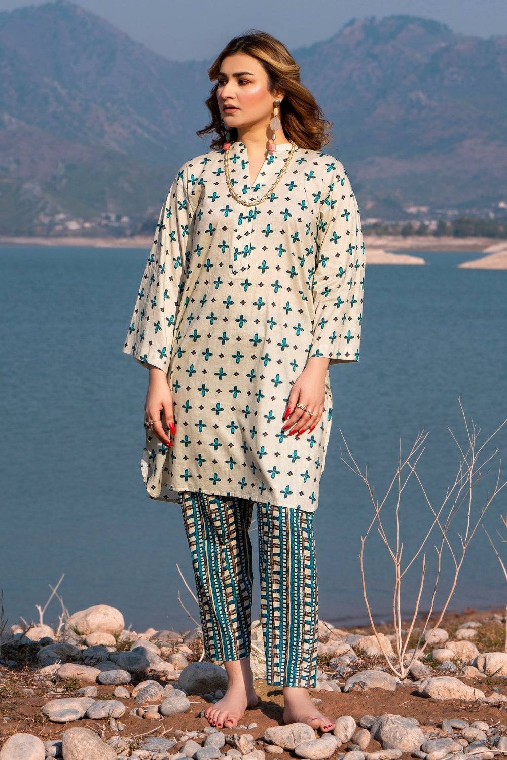 Ittehad | Embroidered Lawn | I-31 - Pakistani Designer Dress - by Ittehad | Type: Luxury - 100% Original at Saira Sultan