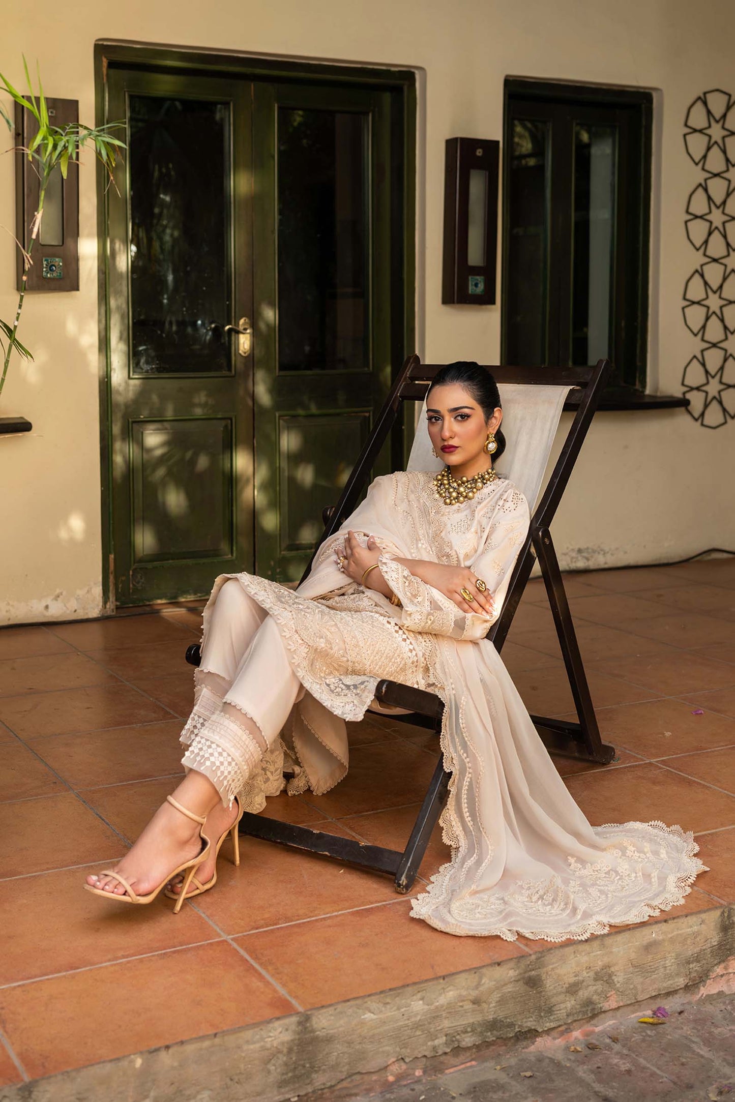 Maryam Hussain | Luxury Lawn 25 | Raya - Pakistani Designer Dress - by Maryam Hussain | Type: Ladies Clothes - 100% Original at Saira Sultan