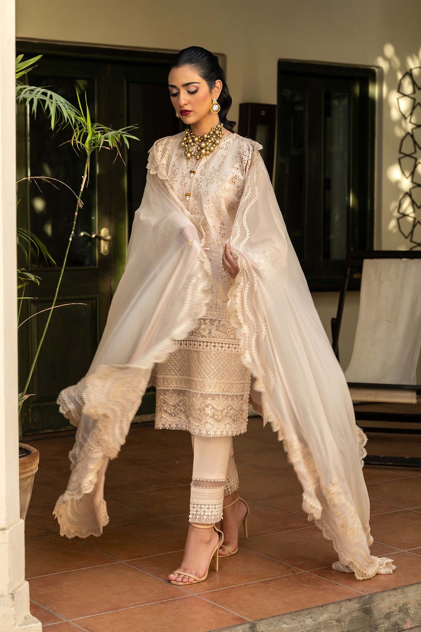Maryam Hussain | Luxury Lawn 25 | Raya - Pakistani Designer Dress - by Maryam Hussain | Type: Ladies Clothes - 100% Original at Saira Sultan