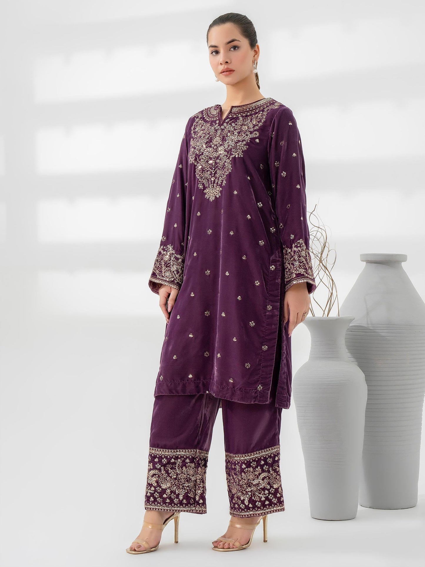 Lime Light | Velvet Pret | V-03 M Dark Purple Velvet