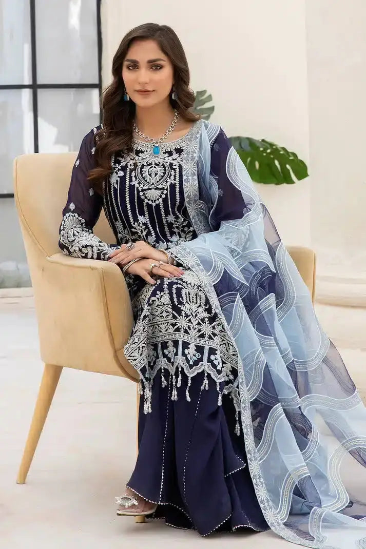 Imrozia Premium | Naqsh Formals 23 | M-54 Zoe - Pakistani Designer Dress - by Imrozia Premium | Type: Formal - 100% Original at Saira Sultan