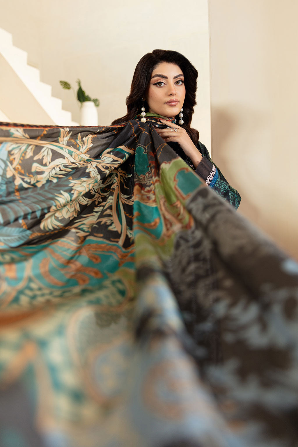 Ramsha | Mashaal Luxury Lawn | L-1301 XL Black Lawn