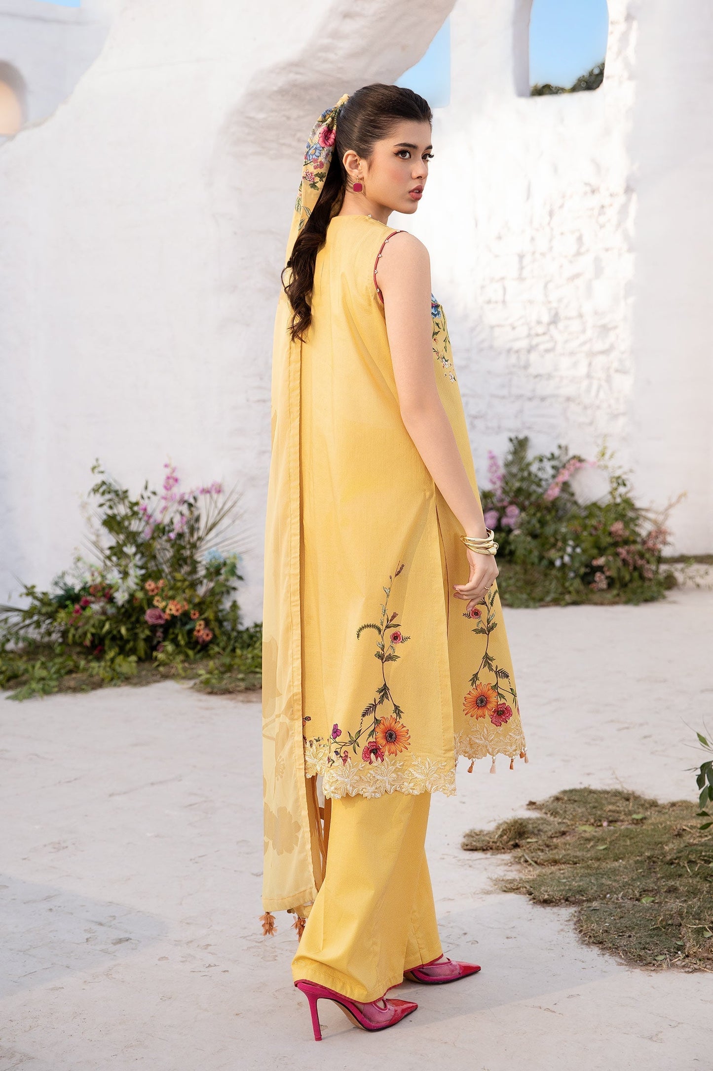 Maria B | M Basic Summer Lawn 25 | MB-CUS25-712A S Yellow Slub Lawn