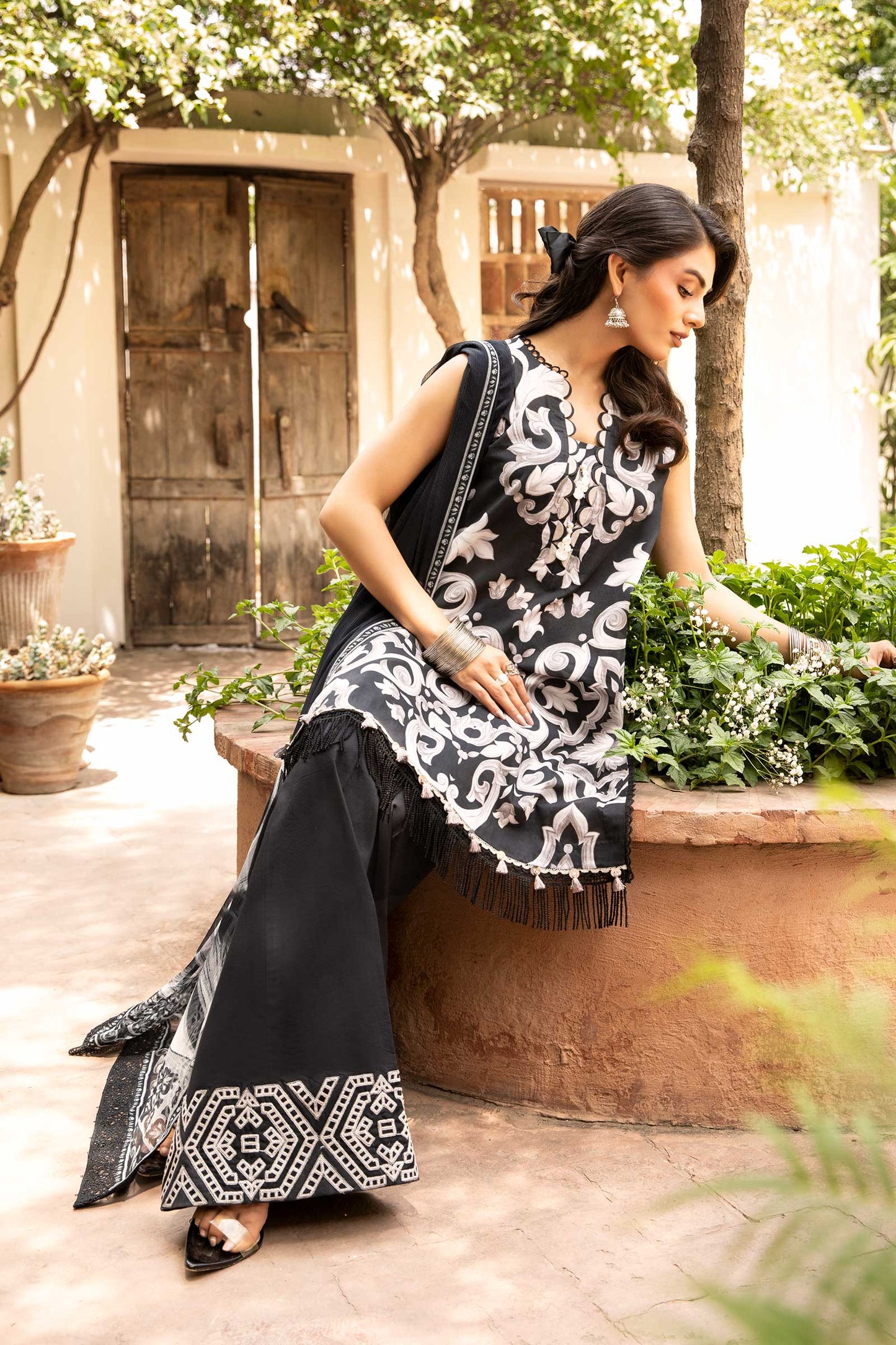 Maria B | Eid Basic Lawn | MB-CUS25-904B XL Black Lawn
